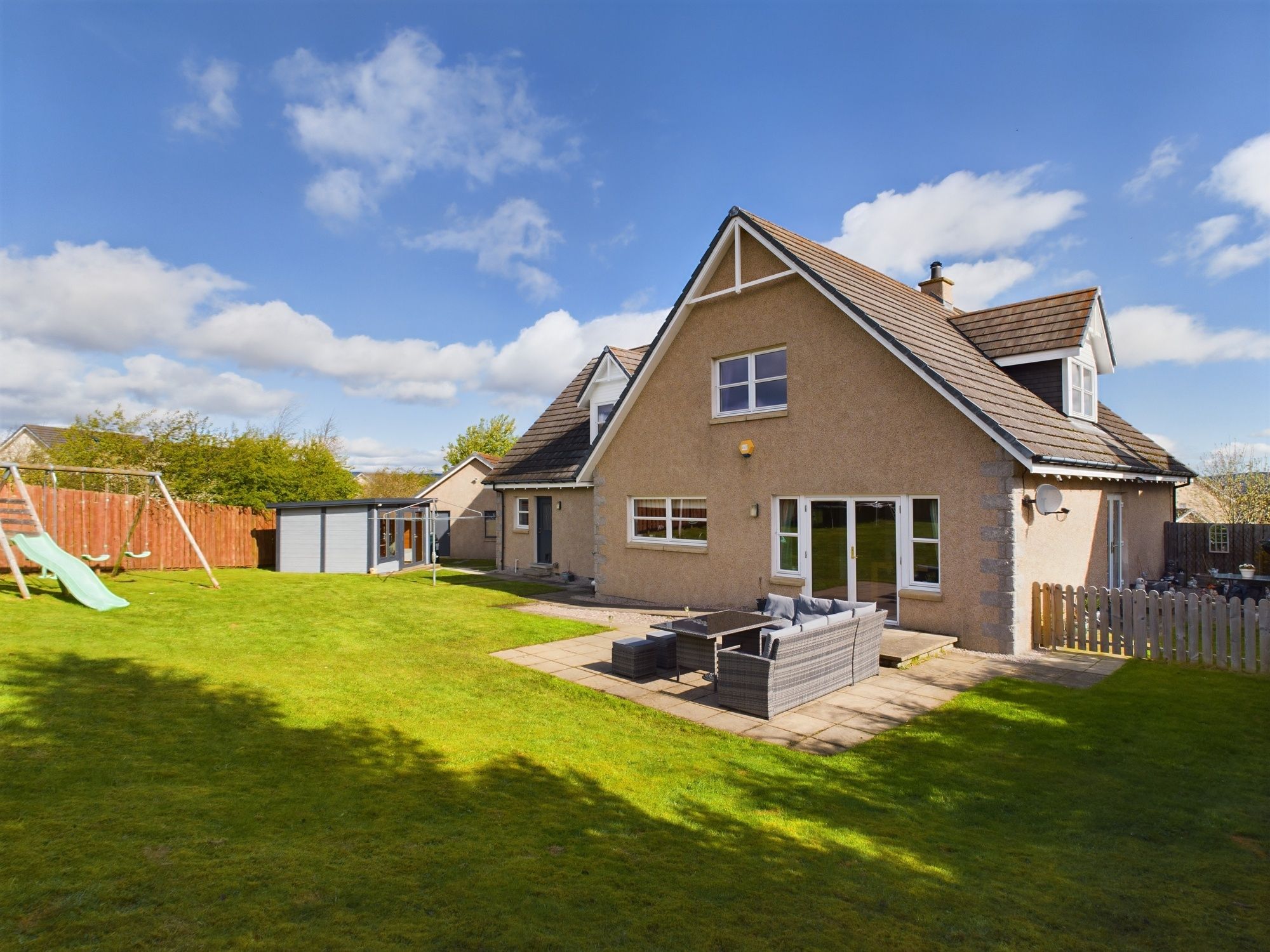 5 bed house for sale in Strone Crescent, Alford  - Property Image 3