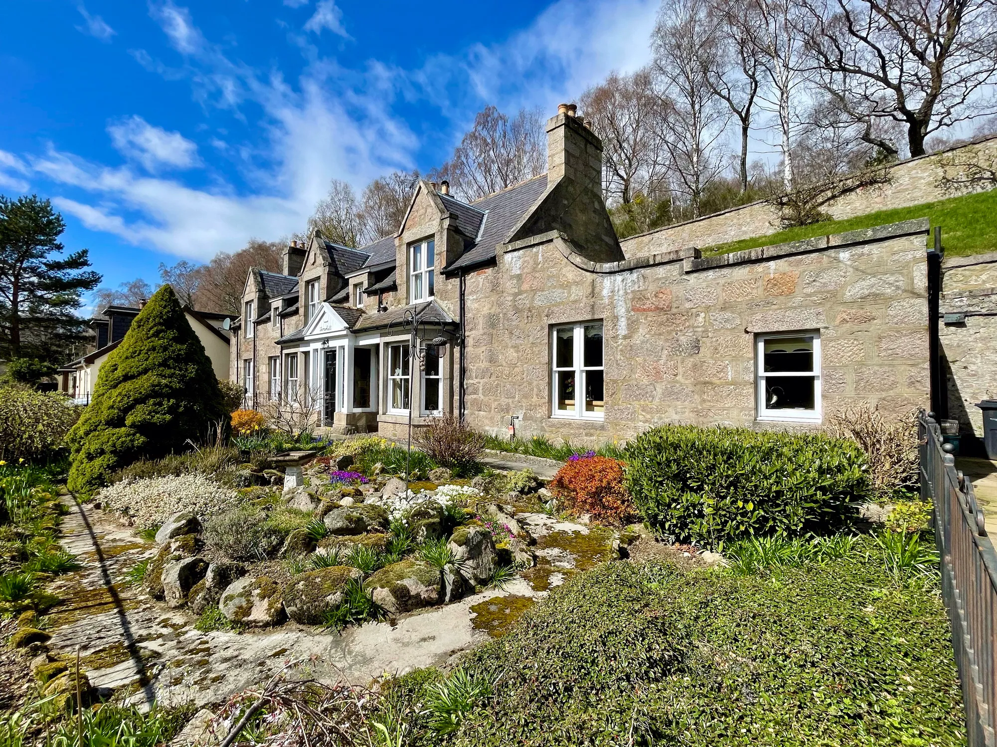 5 bed house for sale in Cambus O'may, Ballater 1