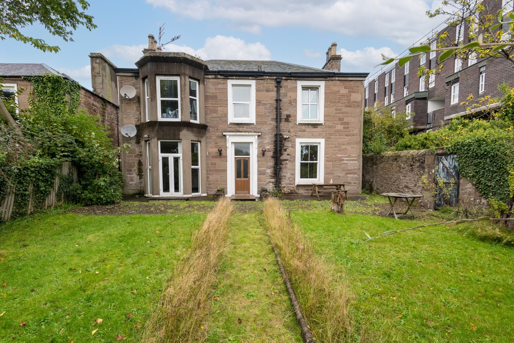 5 bed house to rent in Westfield Place, Dundee - Property Image 1