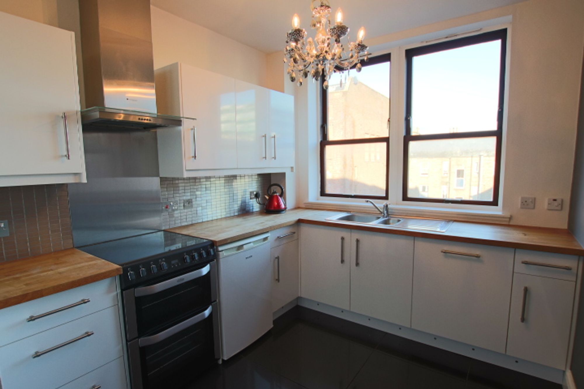 2 bed flat to rent in Peter Street, Dundee 1