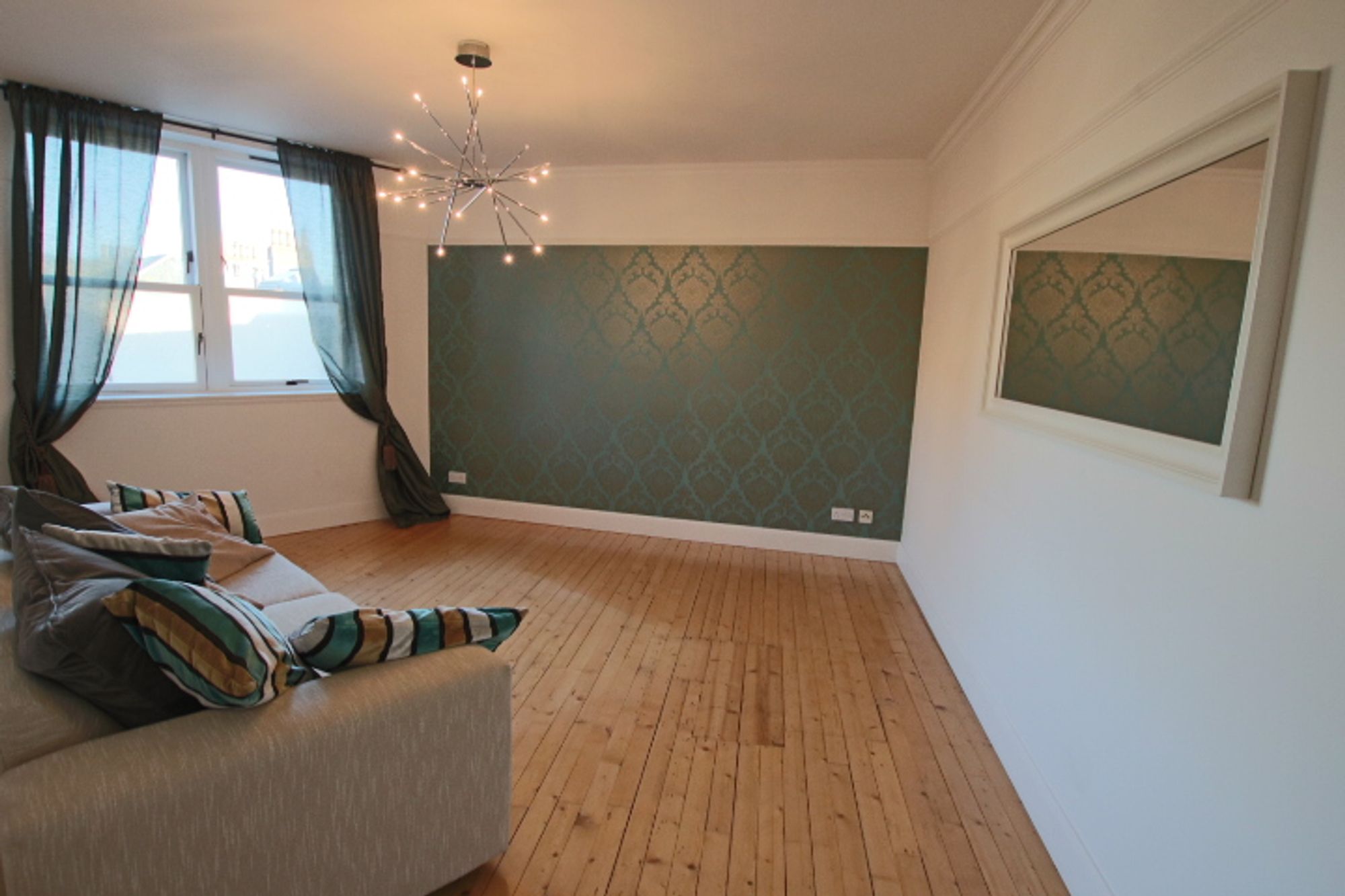 2 bed flat to rent in Peter Street, Dundee 1