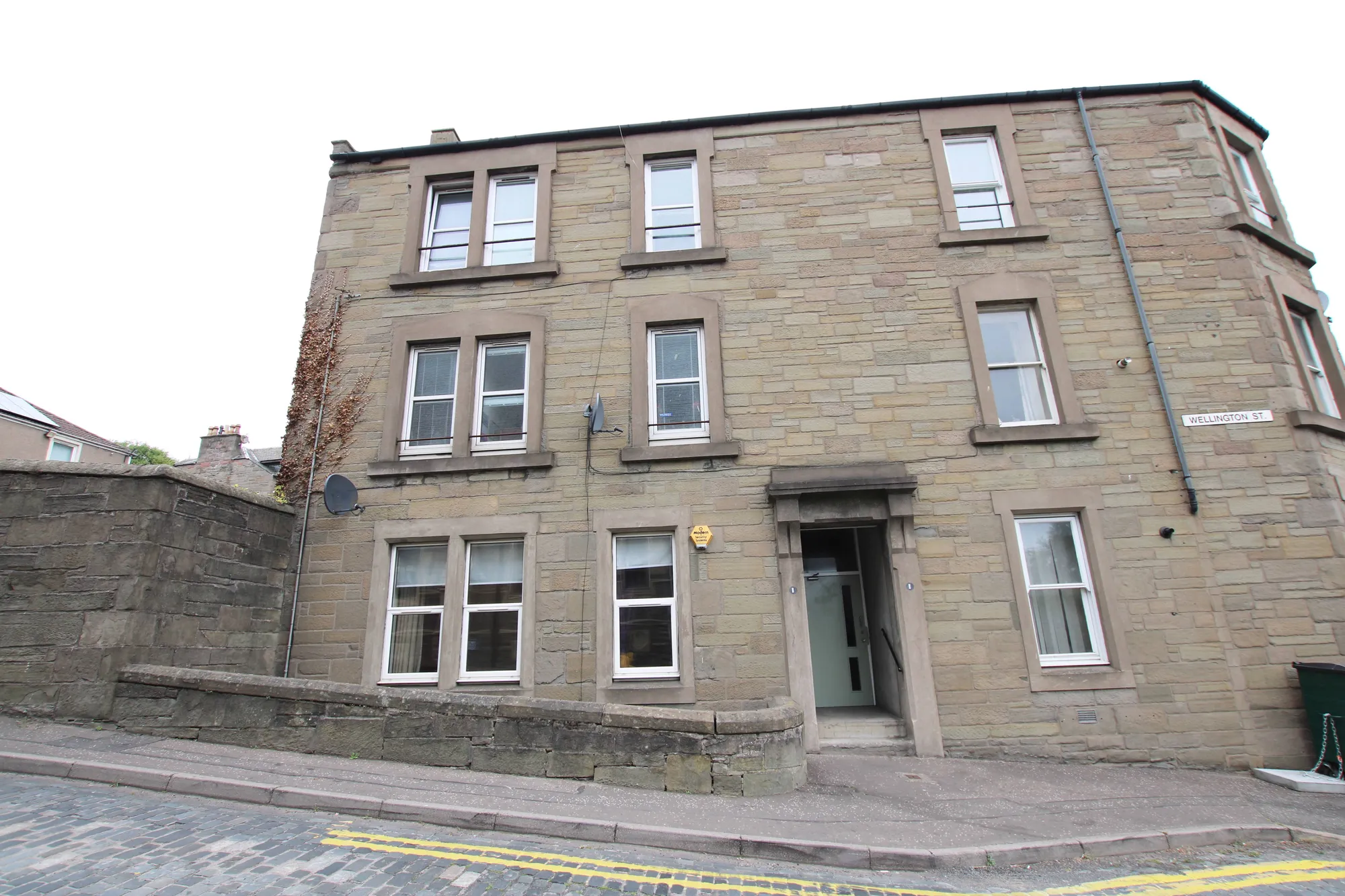 3 bed flat for sale in Wellington Street, Dundee 1