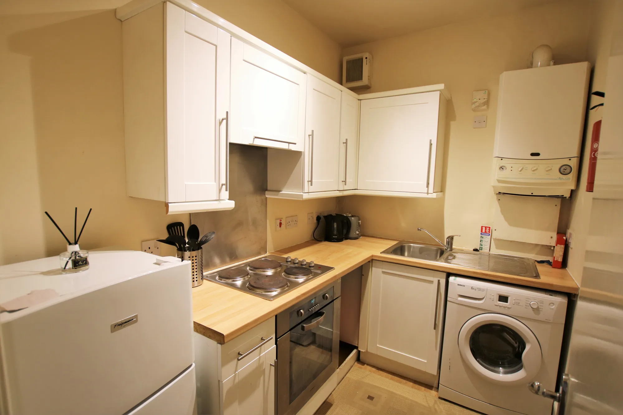 3 bed flat for sale in Wellington Street, Dundee 2