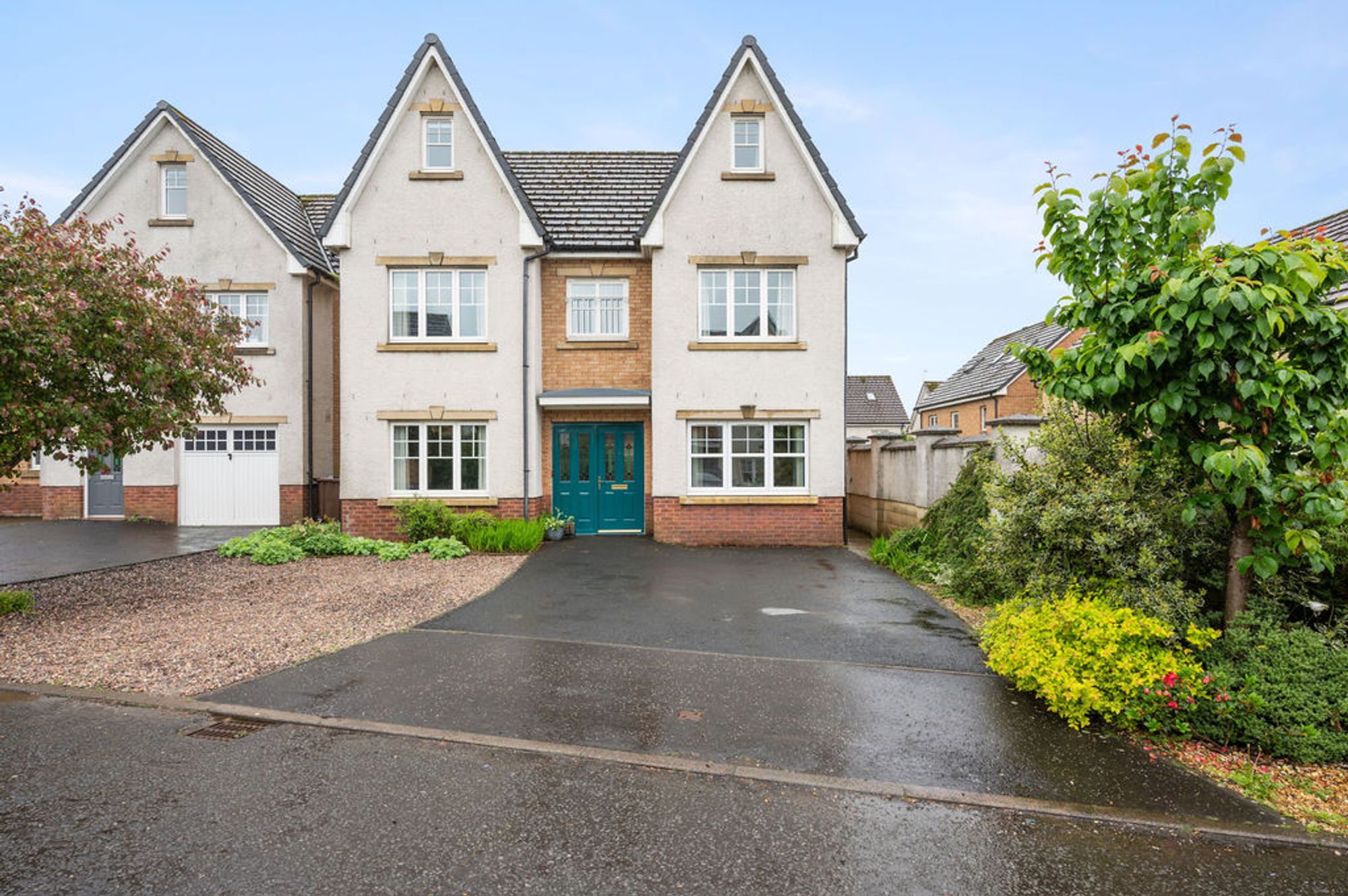 6 bed house for sale in Crinan Place, Dunfermline  - Property Image 1