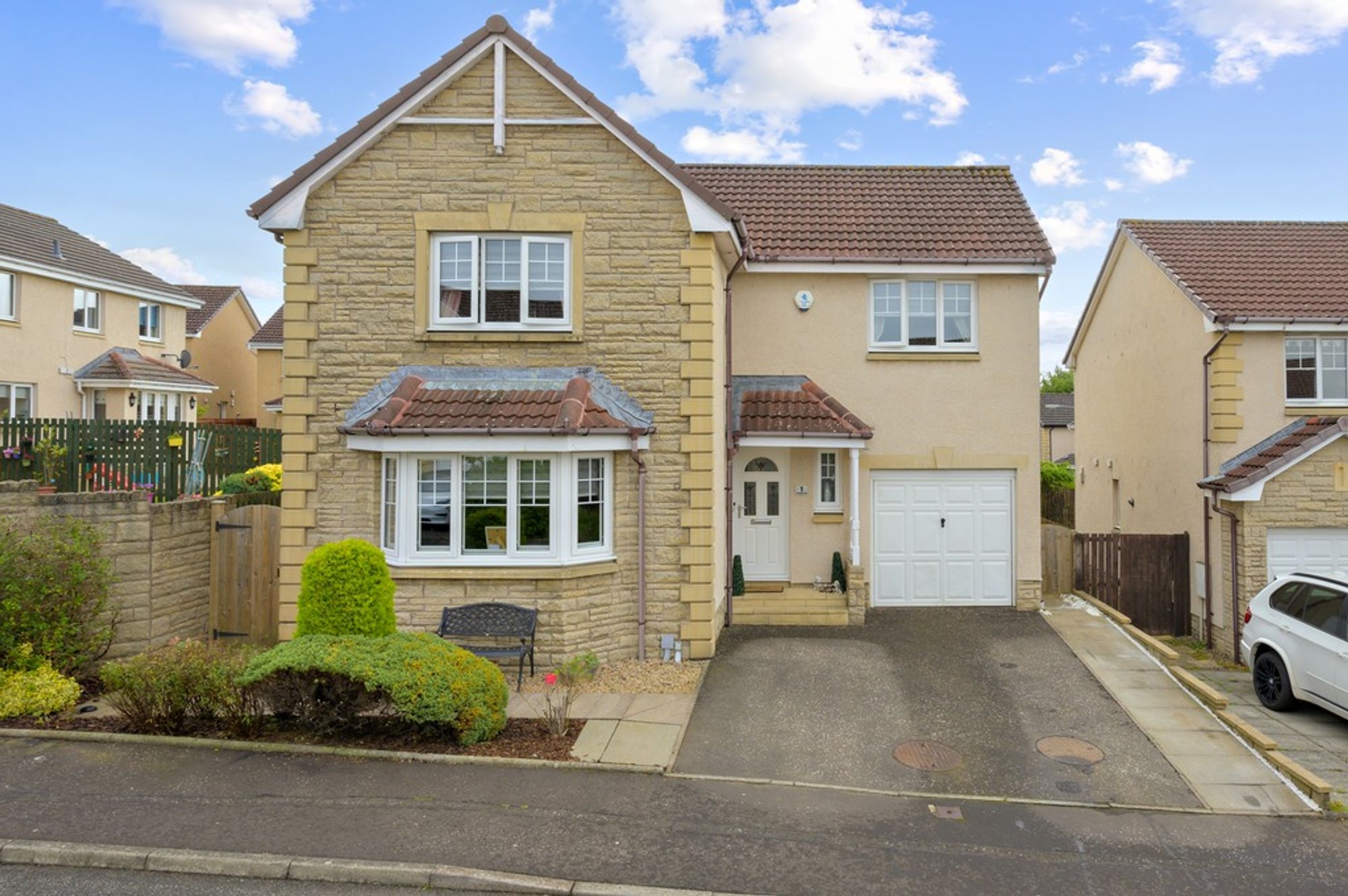 4 bed house for sale in Covenanters Rise, Dunfermline  - Property Image 1