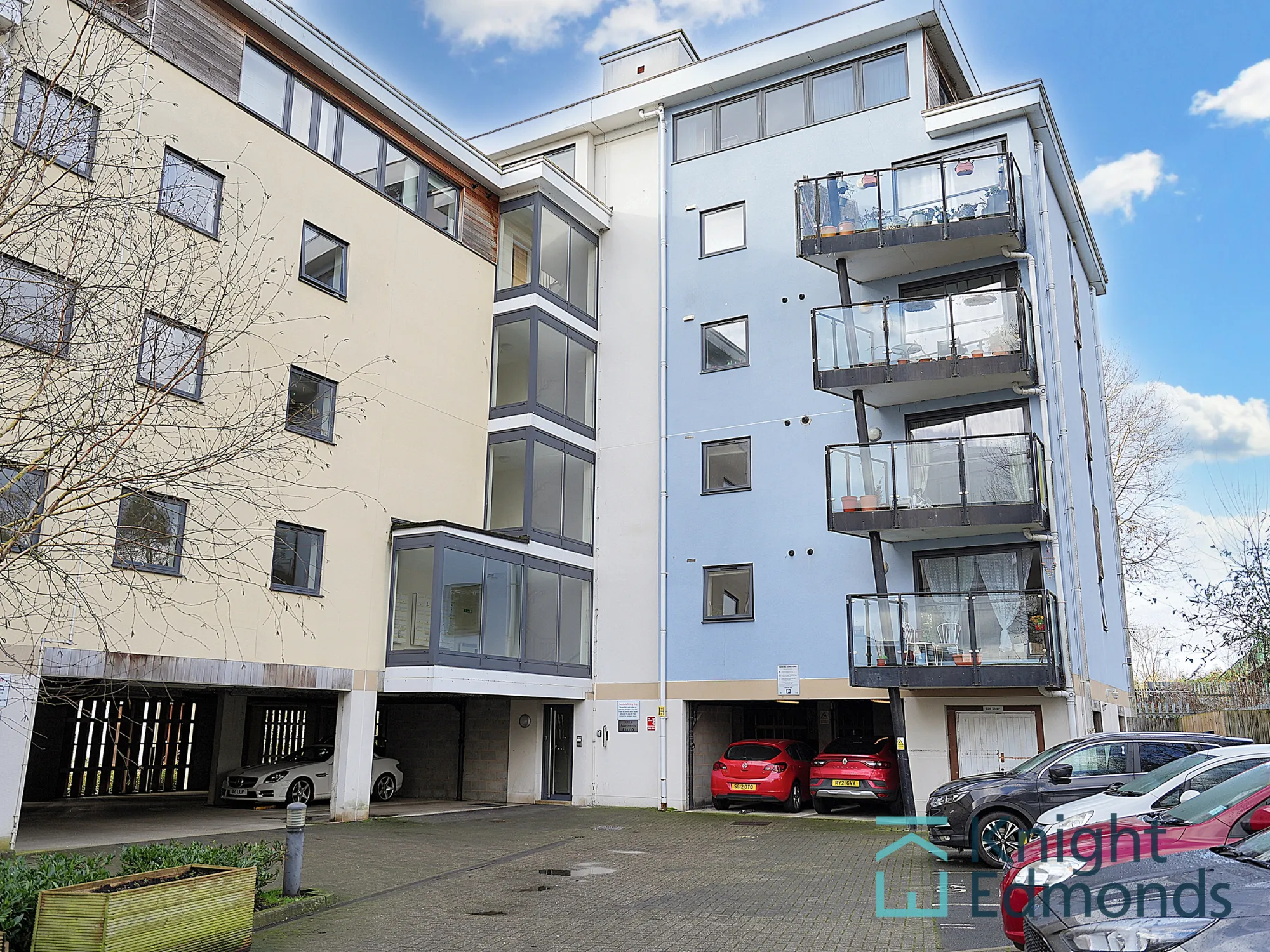 2 bed apartment for sale in Clifford Way, Maidstone - Property Image 1