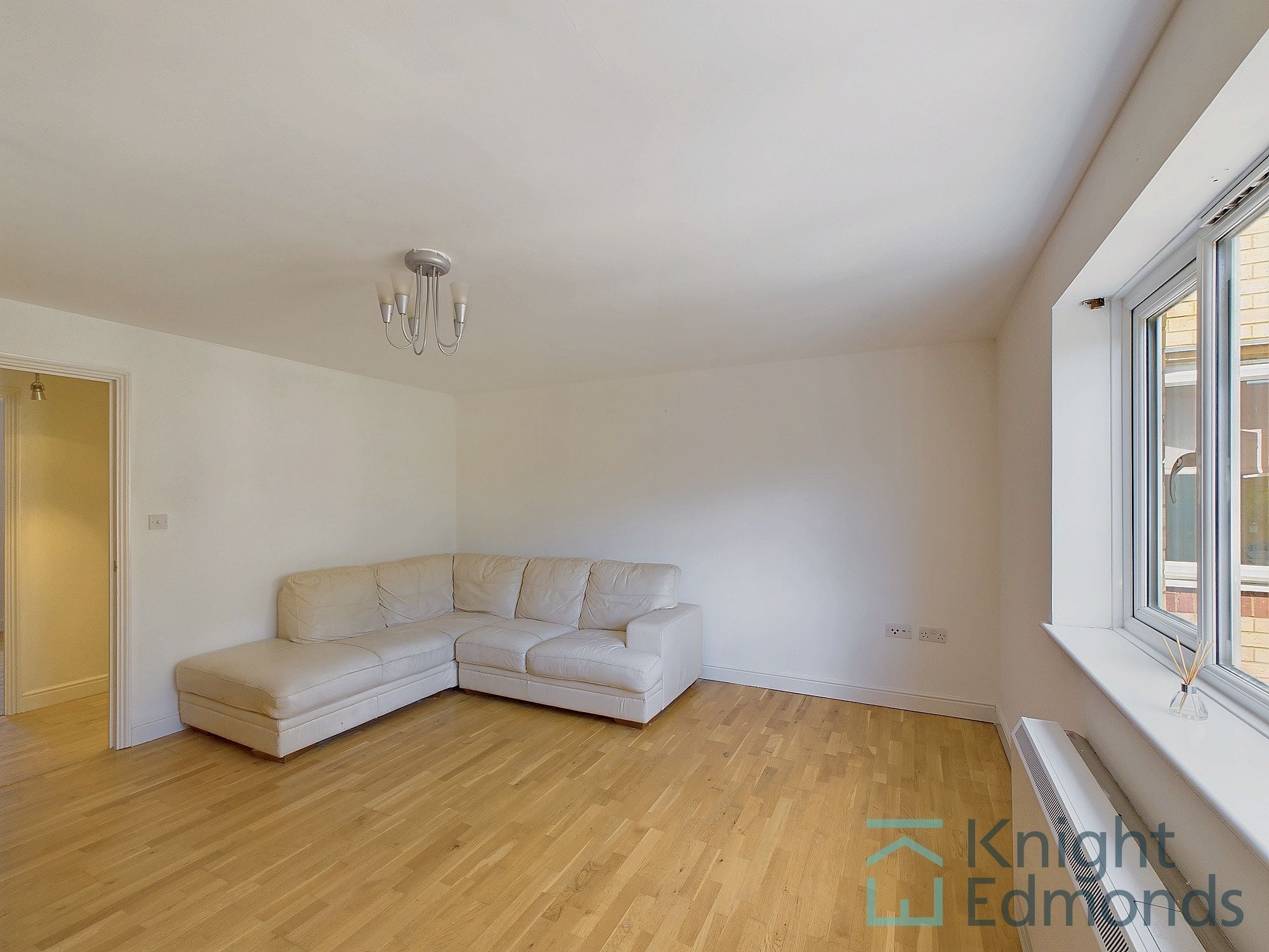 2 bed apartment for sale in St. Peters Street, Maidstone  - Property Image 5