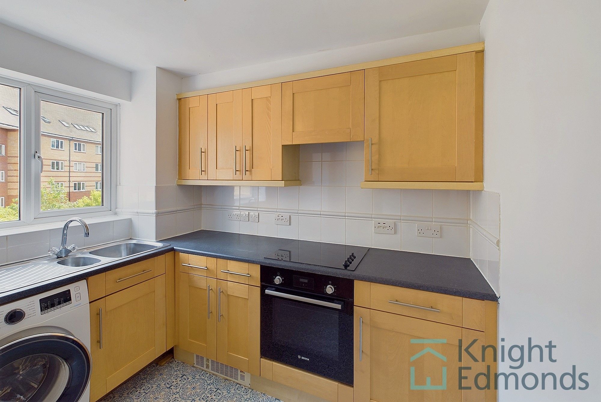 2 bed apartment for sale in St. Peters Street, Maidstone  - Property Image 2