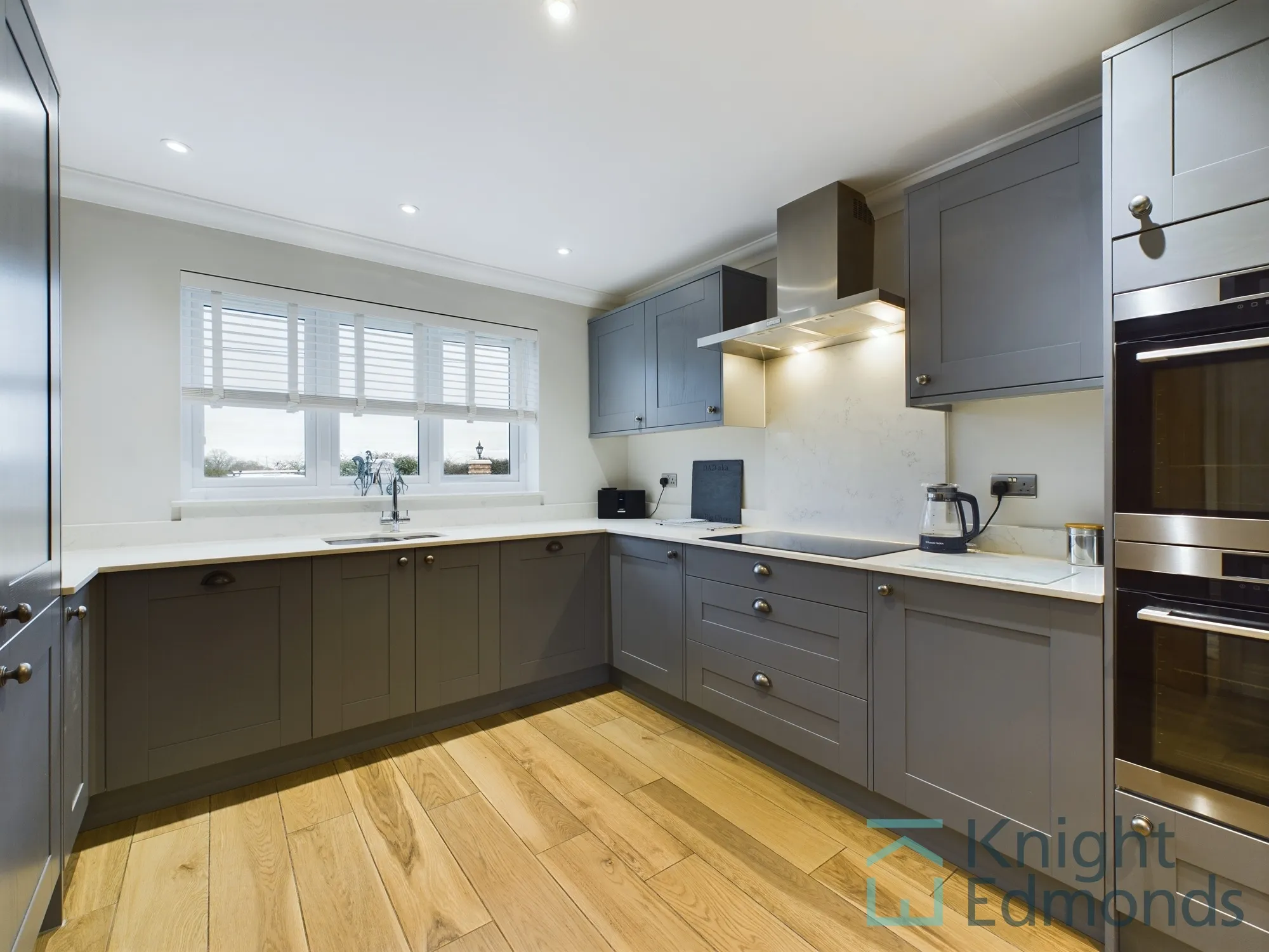 4 bed detached house for sale in Valdene Close, Maidstone  - Property Image 3