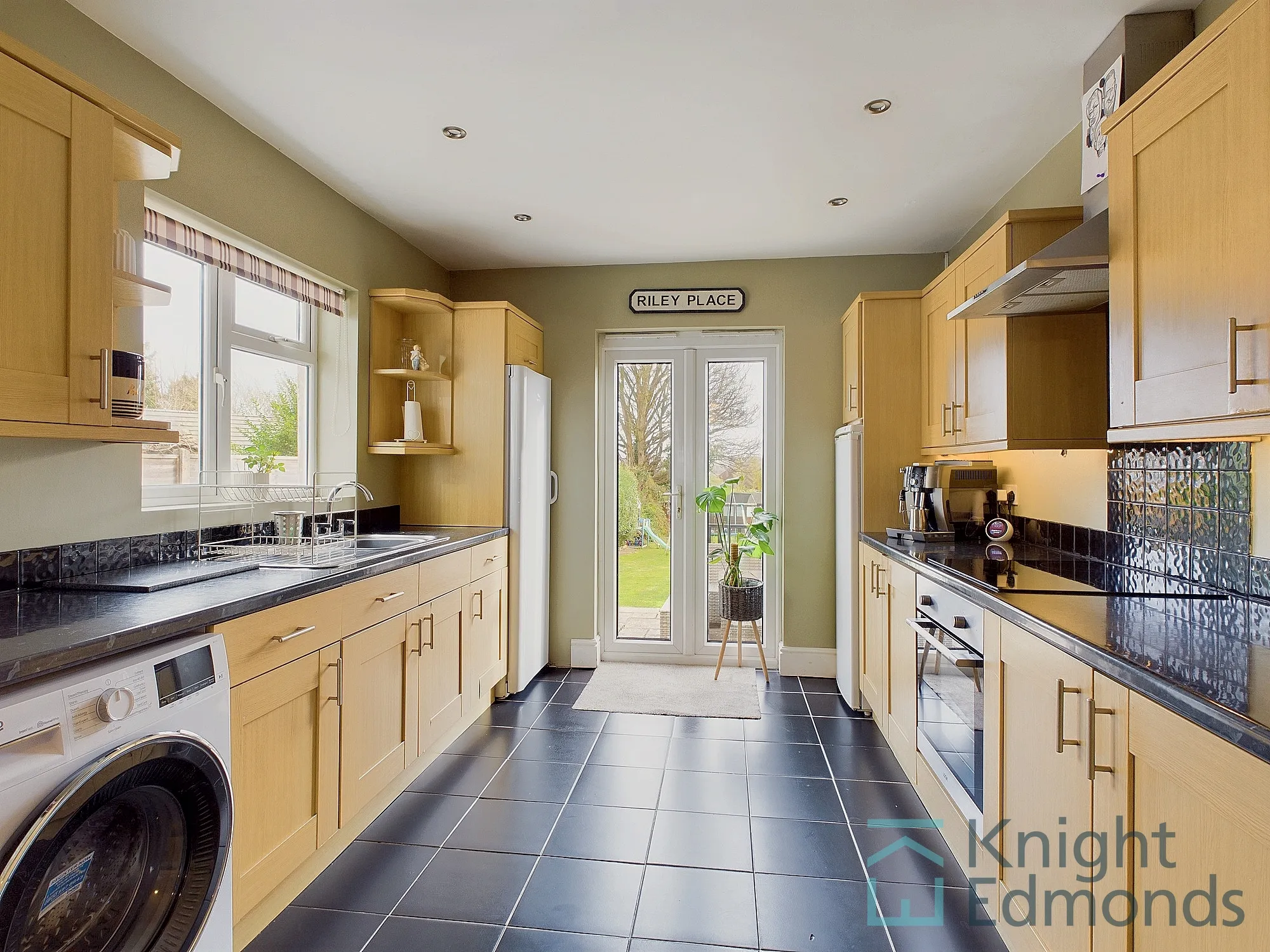 4 bed semi-detached house for sale in Hartnup Street, Maidstone  - Property Image 6