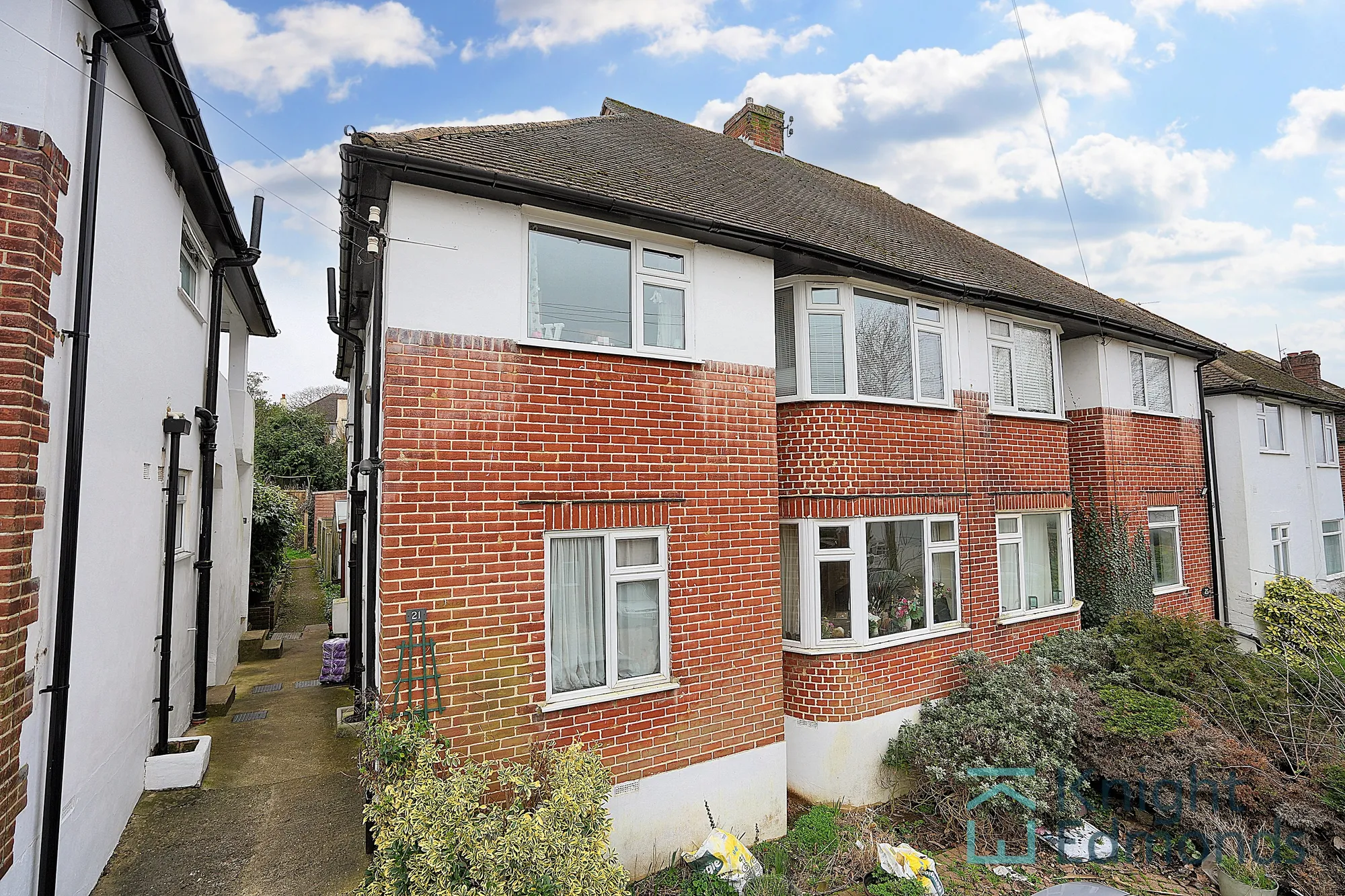 2 bed maisonette for sale in Wordsworth Road, Maidstone  - Property Image 1