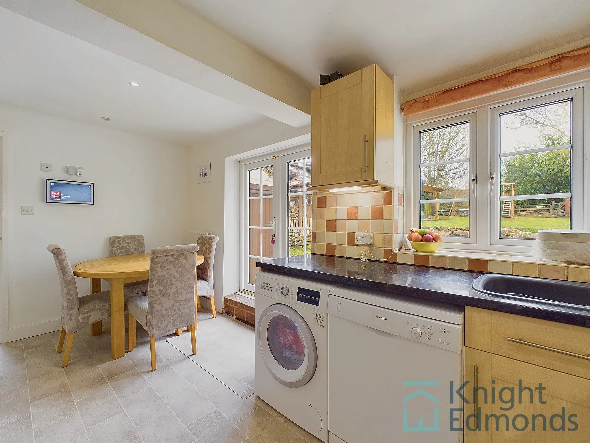 4 bed semi-detached house for sale in Lower Road, Maidstone  - Property Image 5