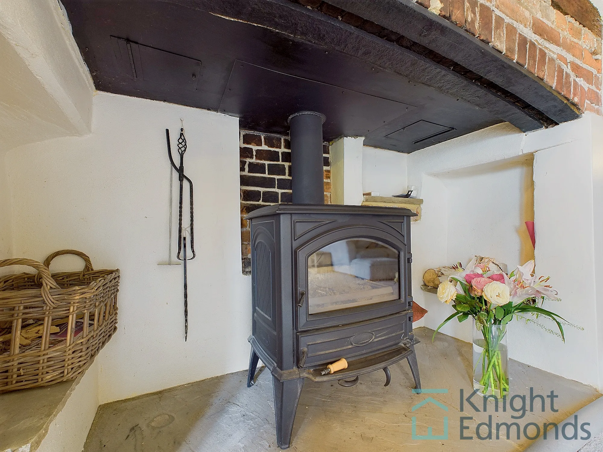 4 bed semi-detached house for sale in Lower Road, Maidstone  - Property Image 9
