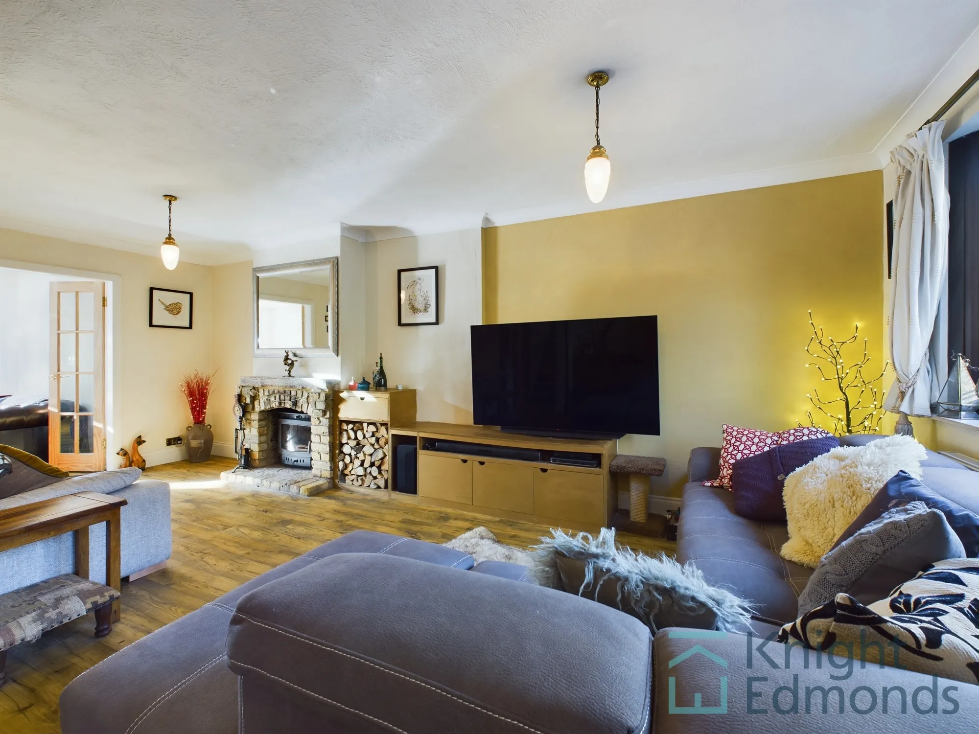 2 bed semi-detached house for sale in Pilgrims Way, Maidstone - Property Image 1