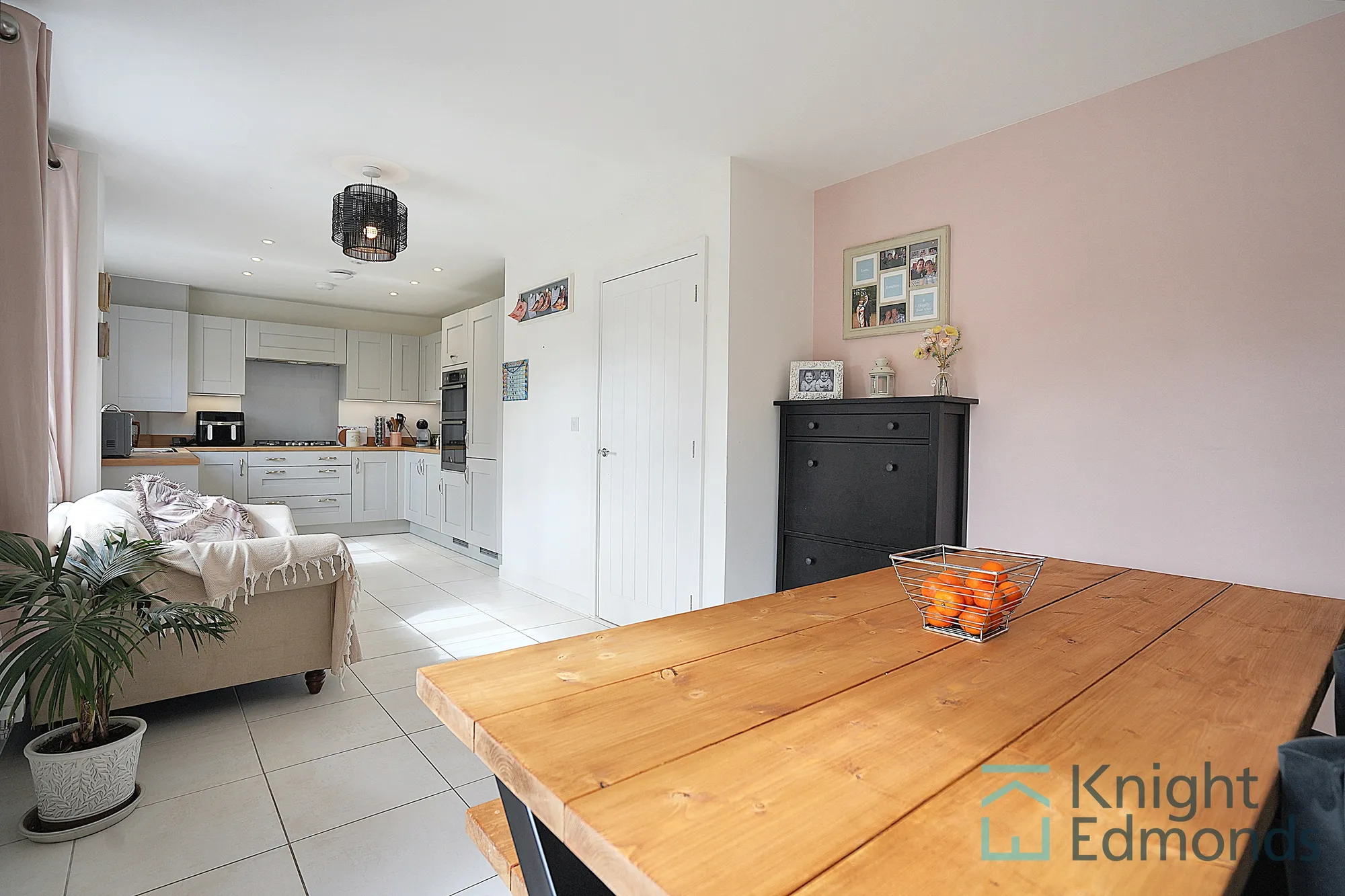 4 bed detached house for sale in Meadow Crescent, Maidstone  - Property Image 7