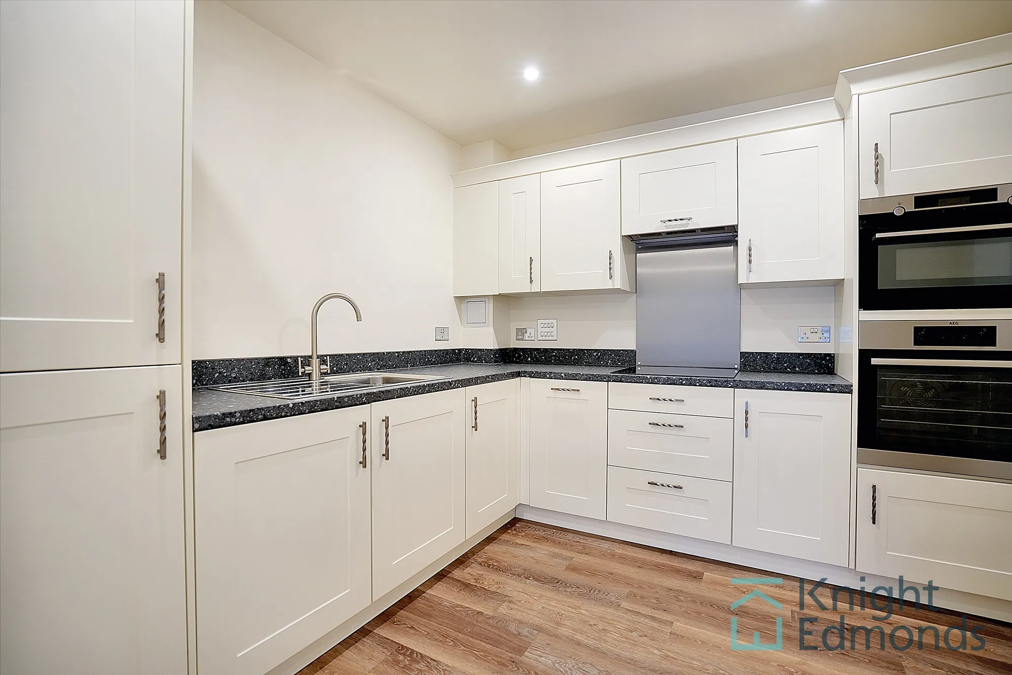 1 bed apartment for sale in Kings Square, Maidstone  - Property Image 2