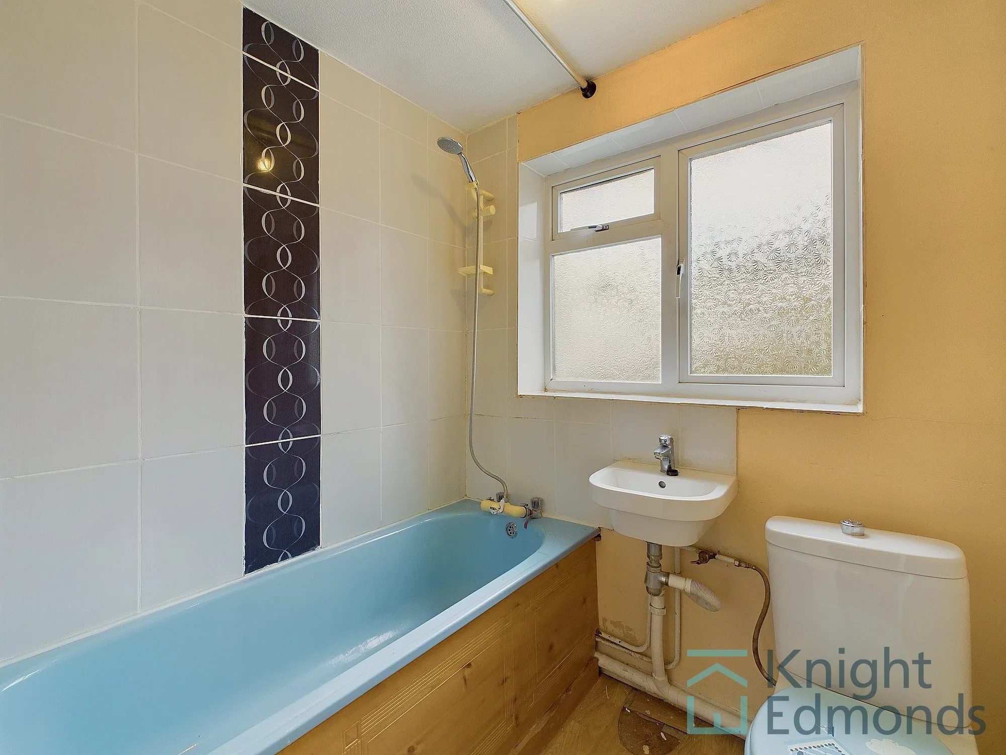 3 bed mid-terraced house for sale in Elmstone Close, Maidstone  - Property Image 4