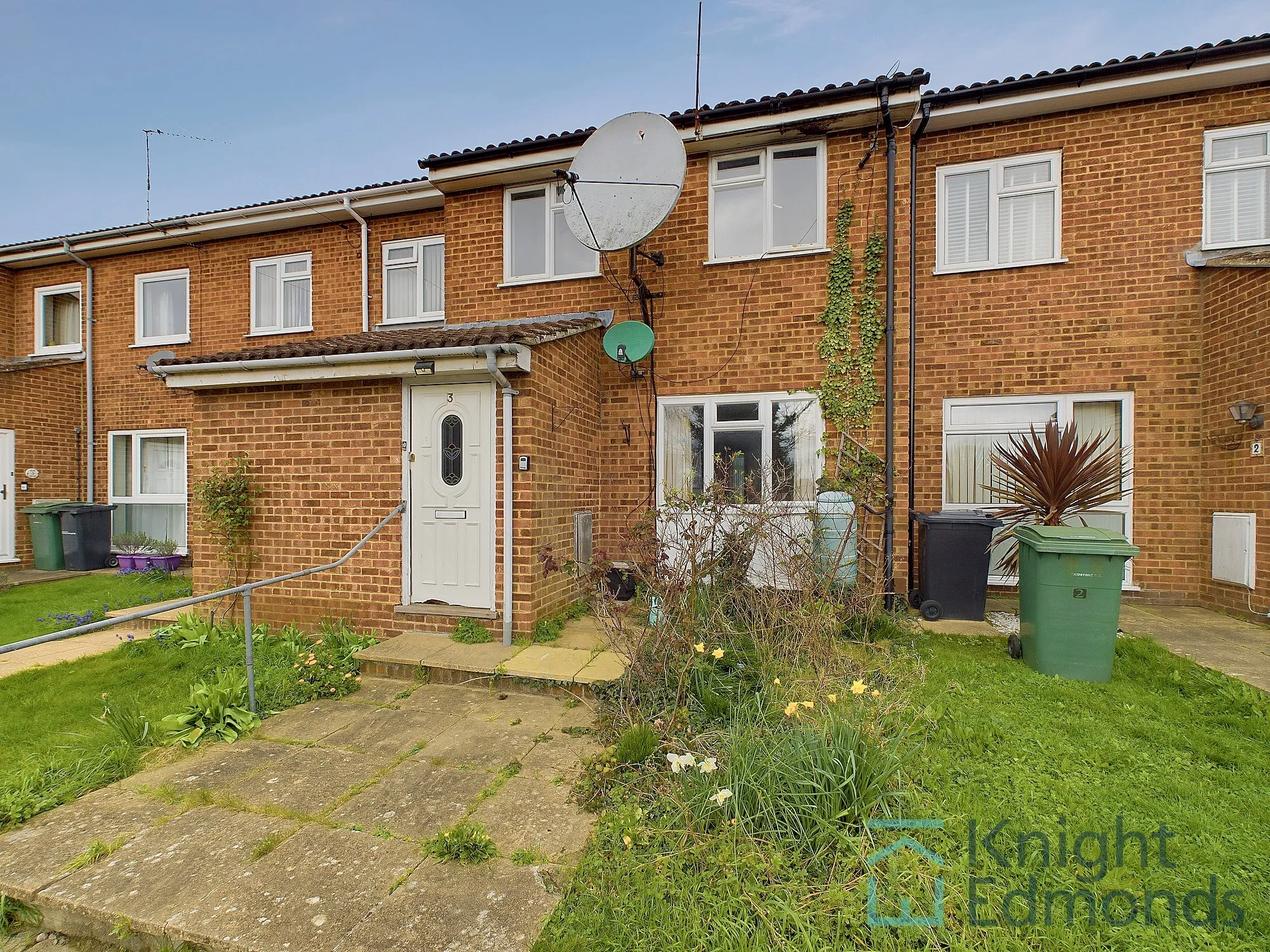 3 bed mid-terraced house for sale in Elmstone Close, Maidstone - Property Image 1