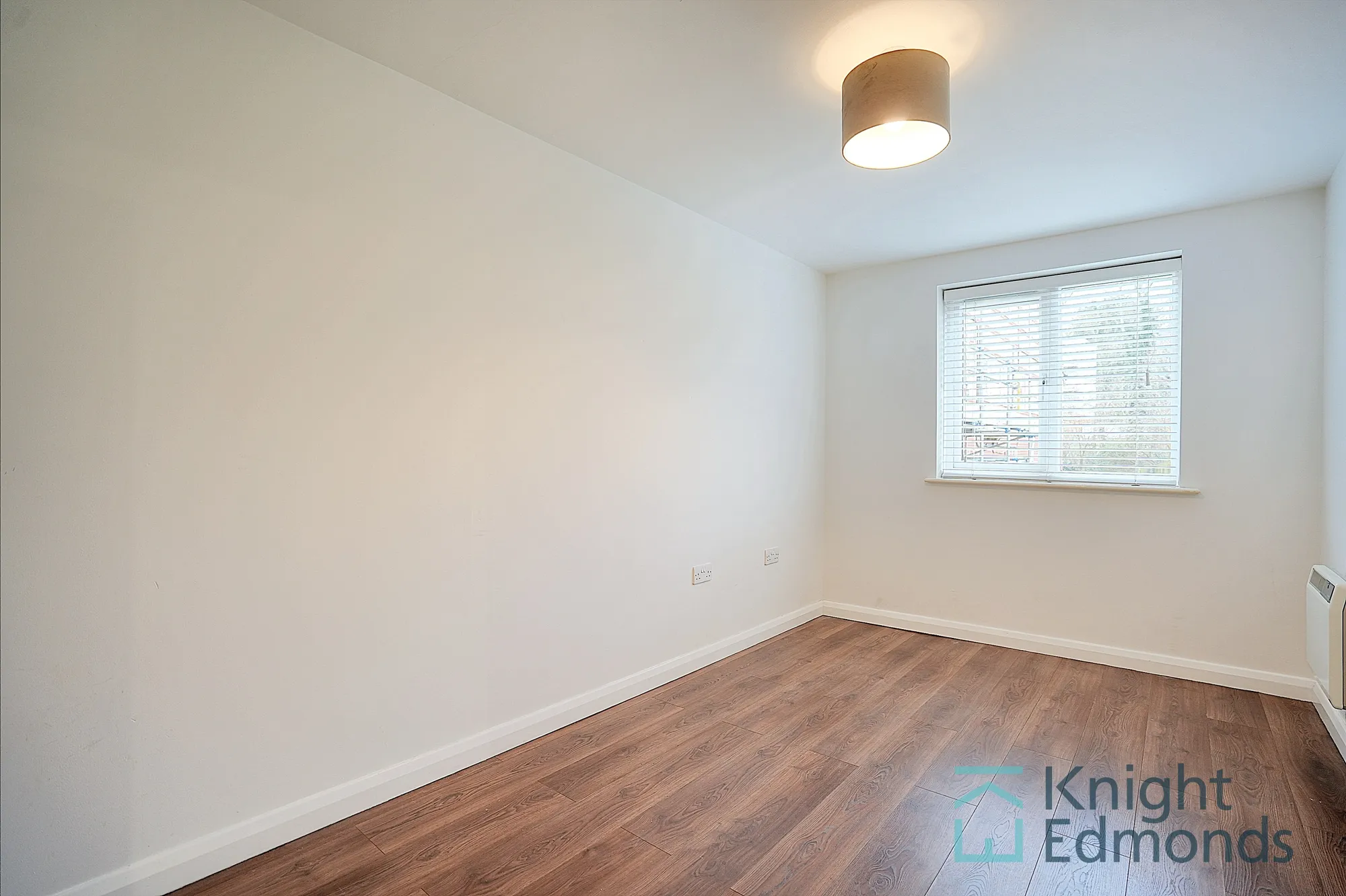 2 bed apartment for sale in St. Peters Street, Maidstone  - Property Image 4