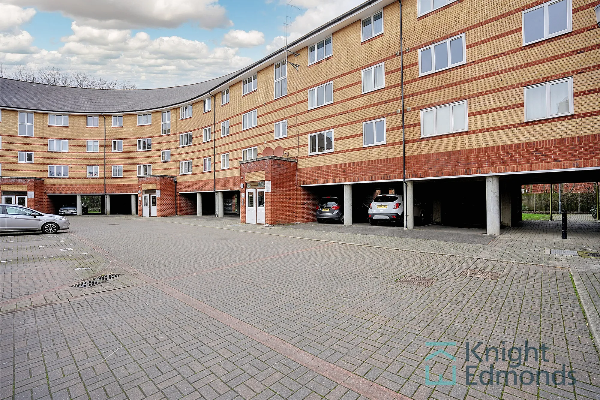2 bed apartment for sale in St. Peters Street, Maidstone - Property Image 1