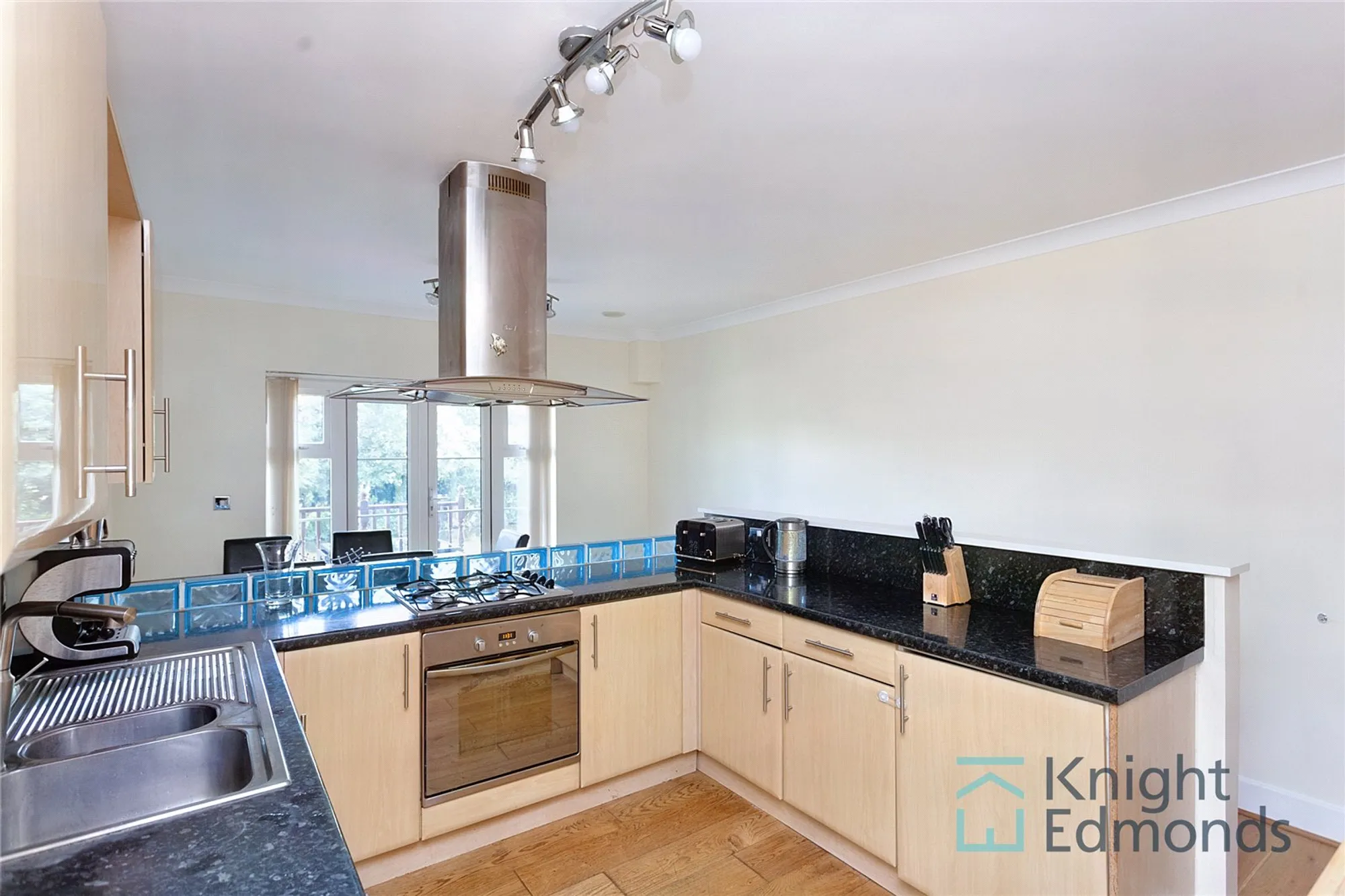 3 bed terraced house for sale in St. Peters Street, Maidstone  - Property Image 2