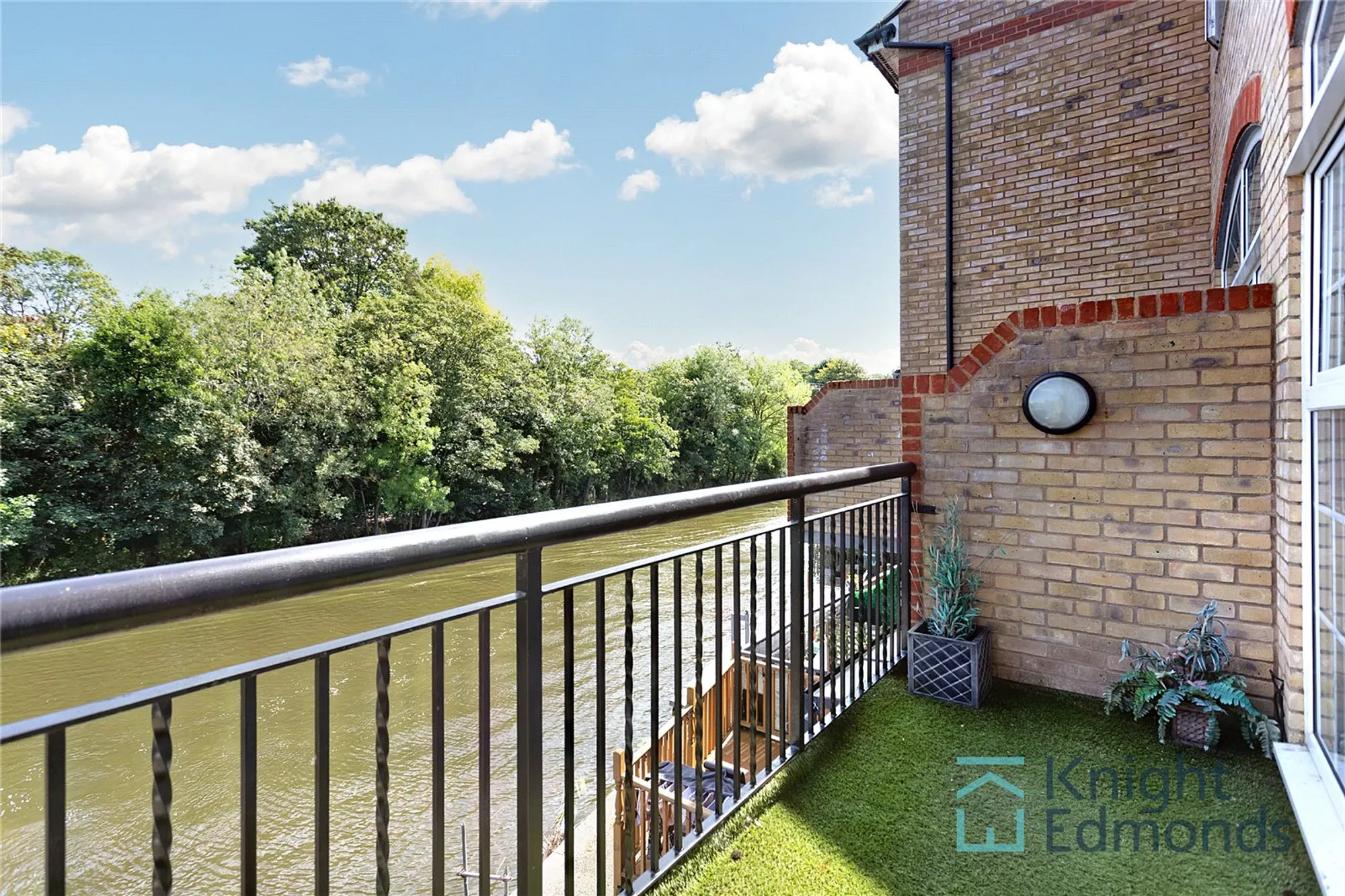 3 bed terraced house for sale in St. Peters Street, Maidstone  - Property Image 5