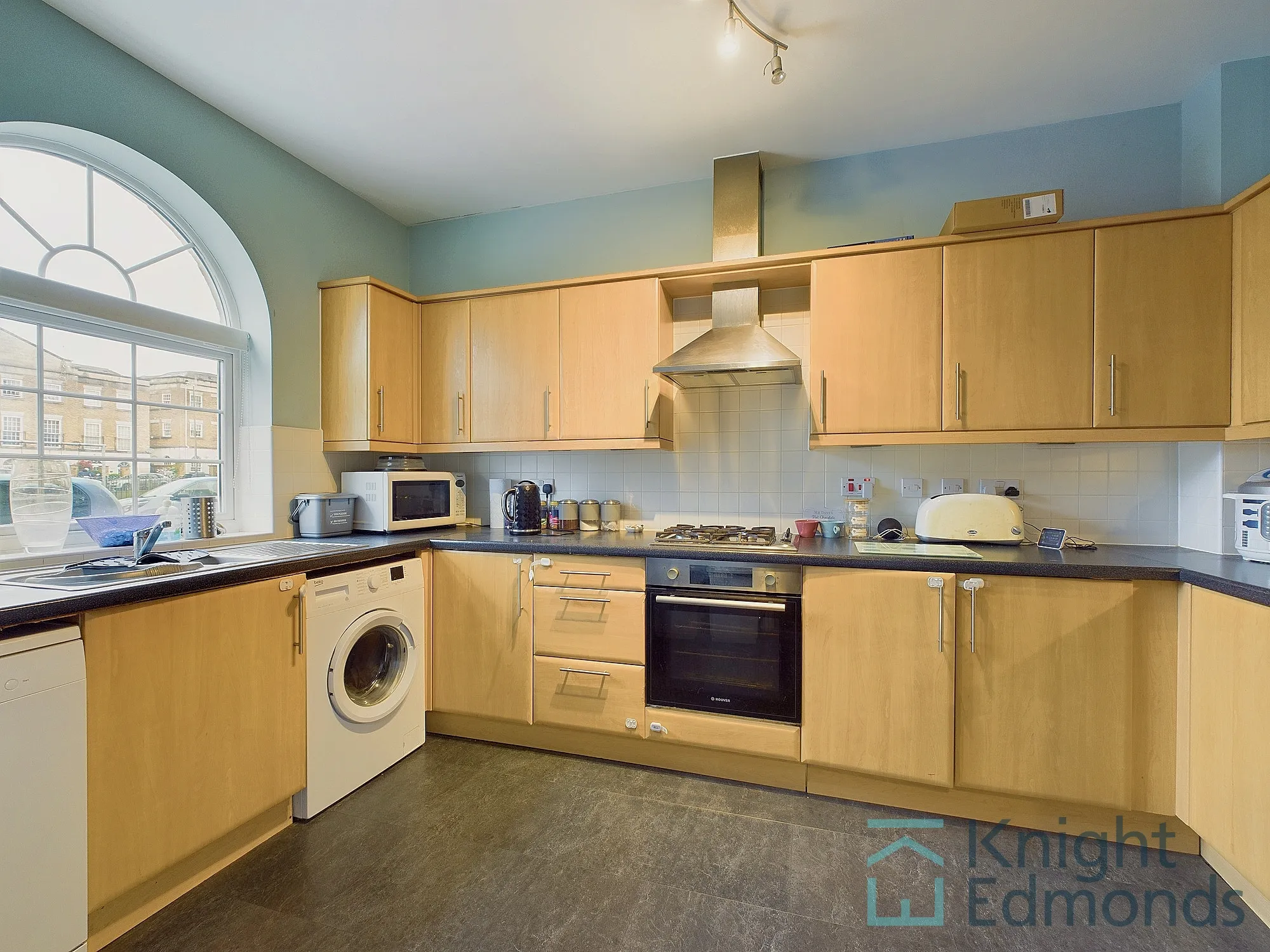 3 bed terraced house for sale in Tarragon Road, Maidstone - Property Image 1