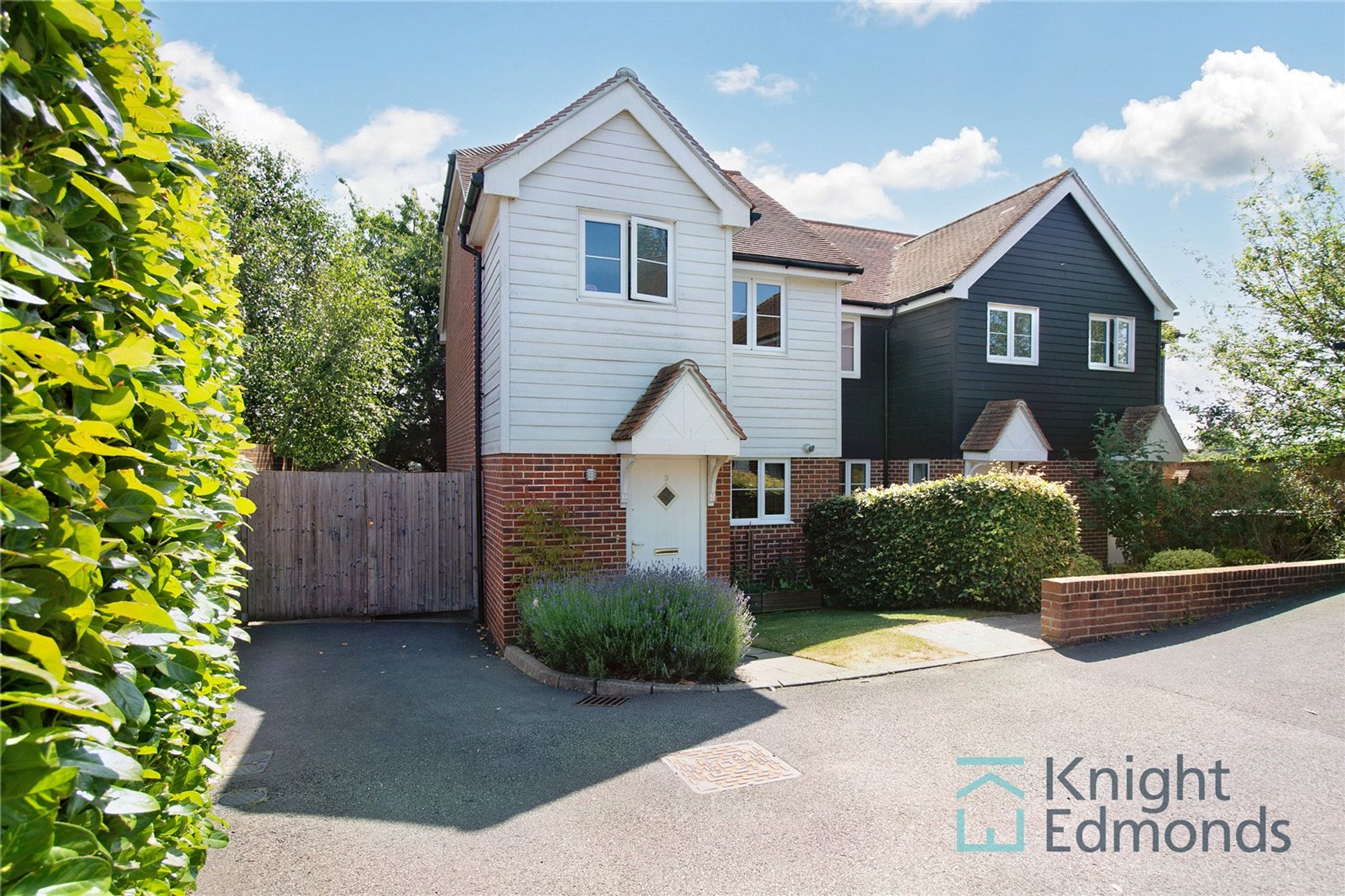 3 bed end of terrace house for sale in Bower Close, Maidstone, ME16
