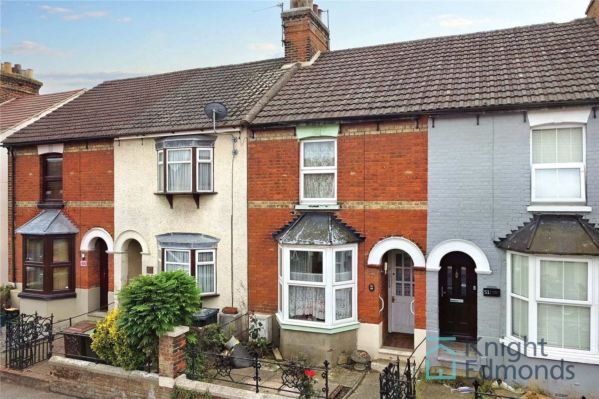 2 bed mid-terraced house for sale in Bramley Road, Snodland, ME6 