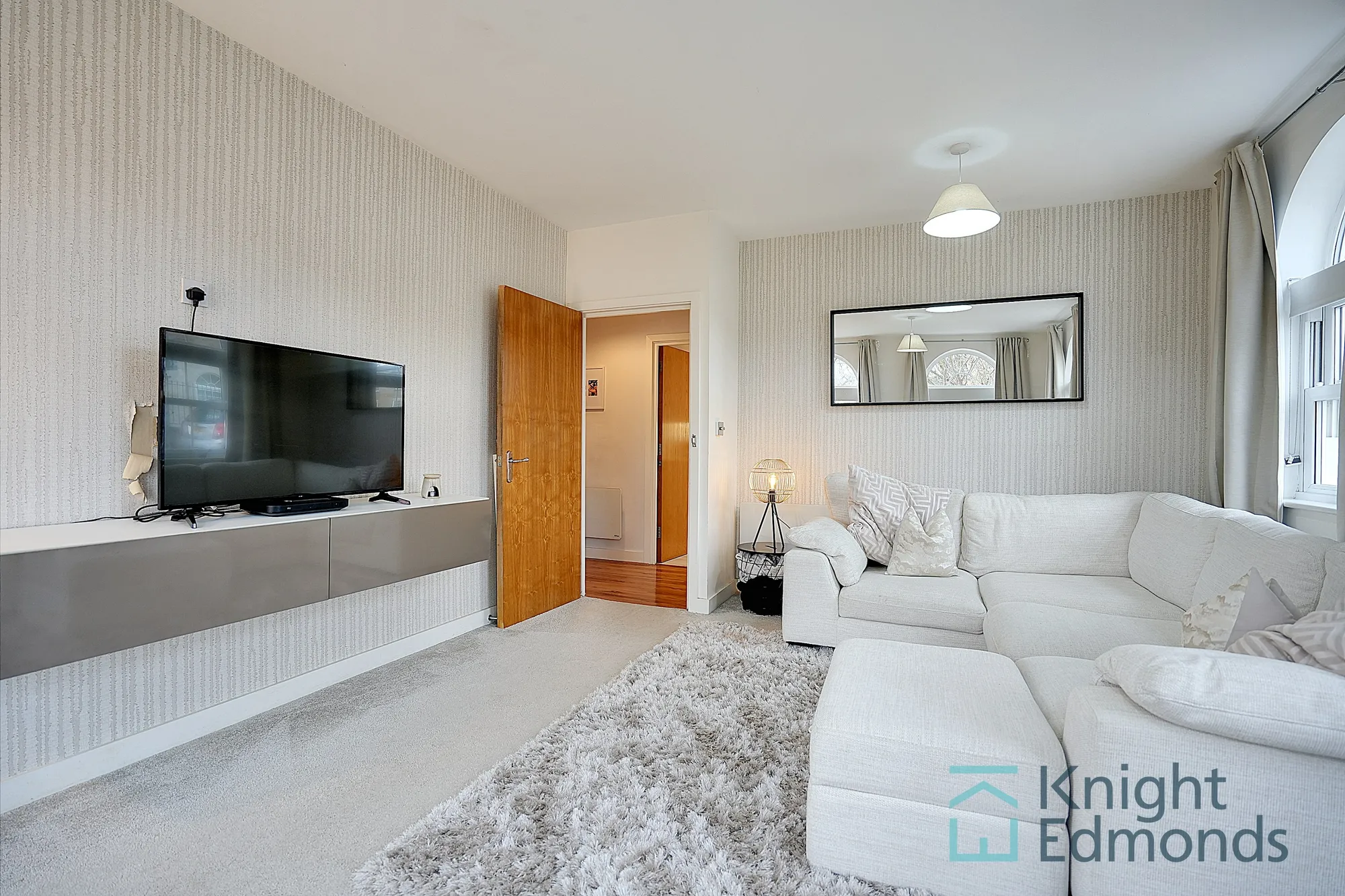 2 bed apartment for sale in Marigold Way, Maidstone  - Property Image 3