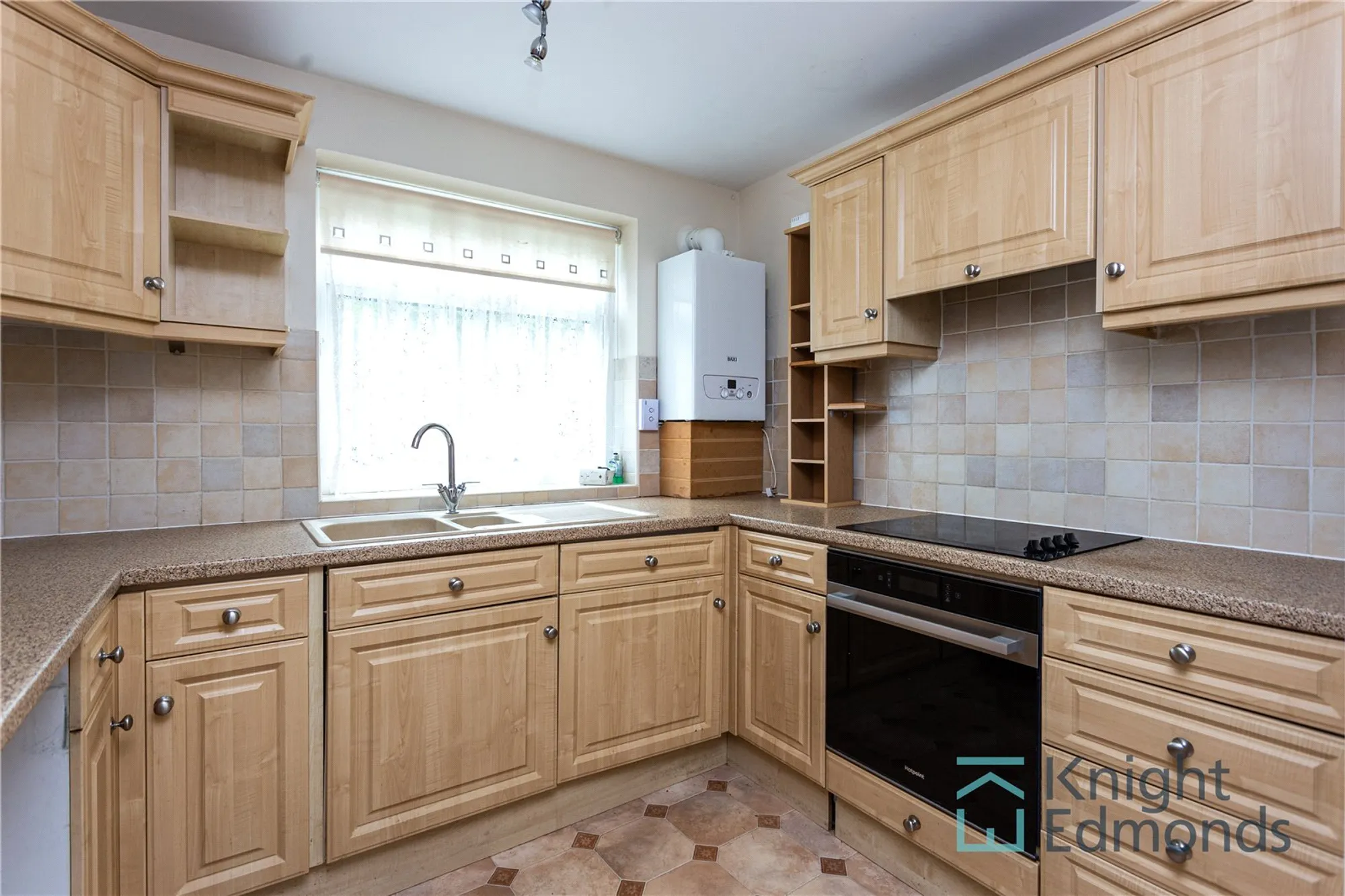 2 bed apartment for sale in Tonbridge Road, Maidstone  - Property Image 5