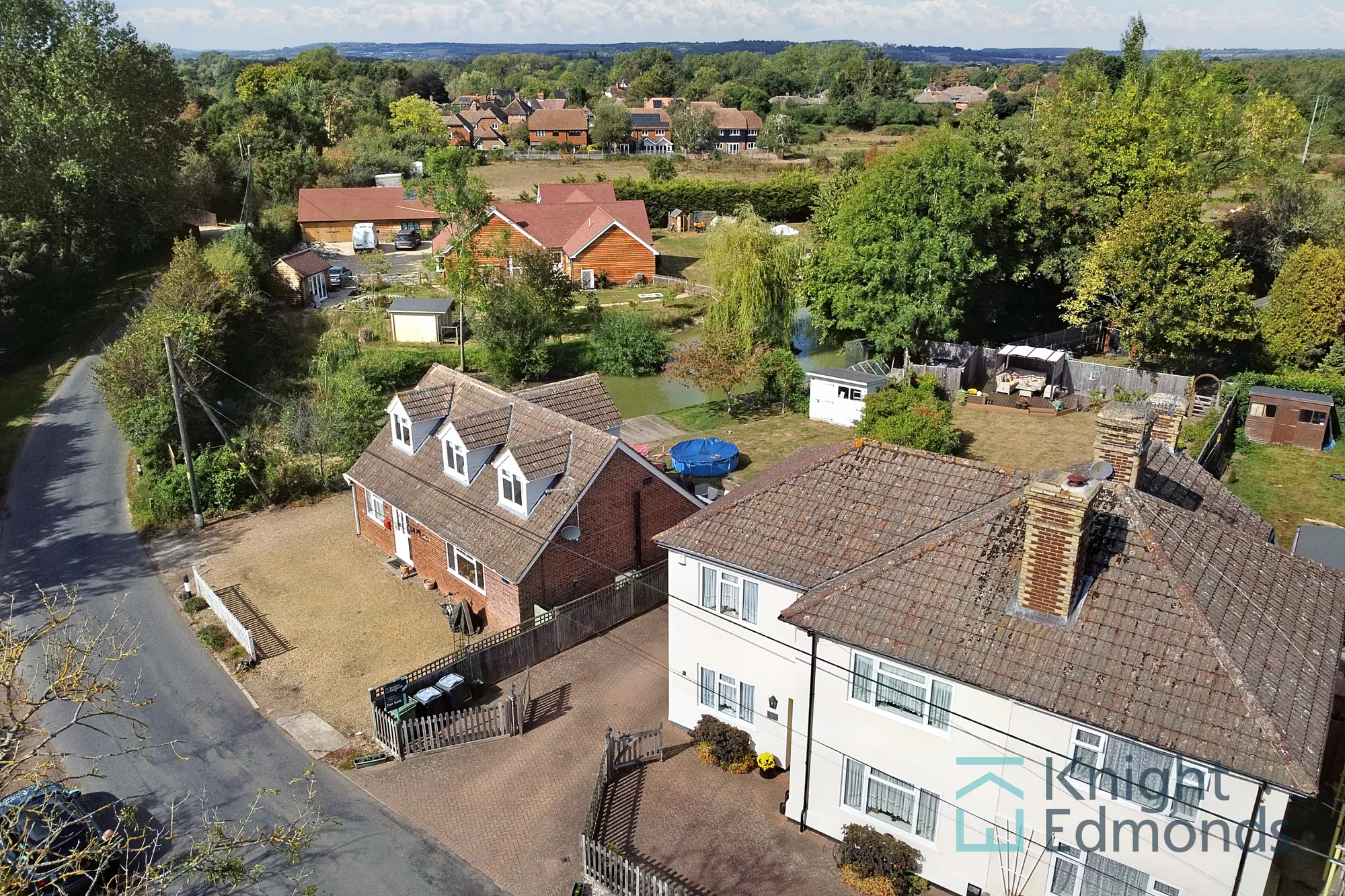 4 bed semi-detached house for sale in Claygate Road, Maidstone 2