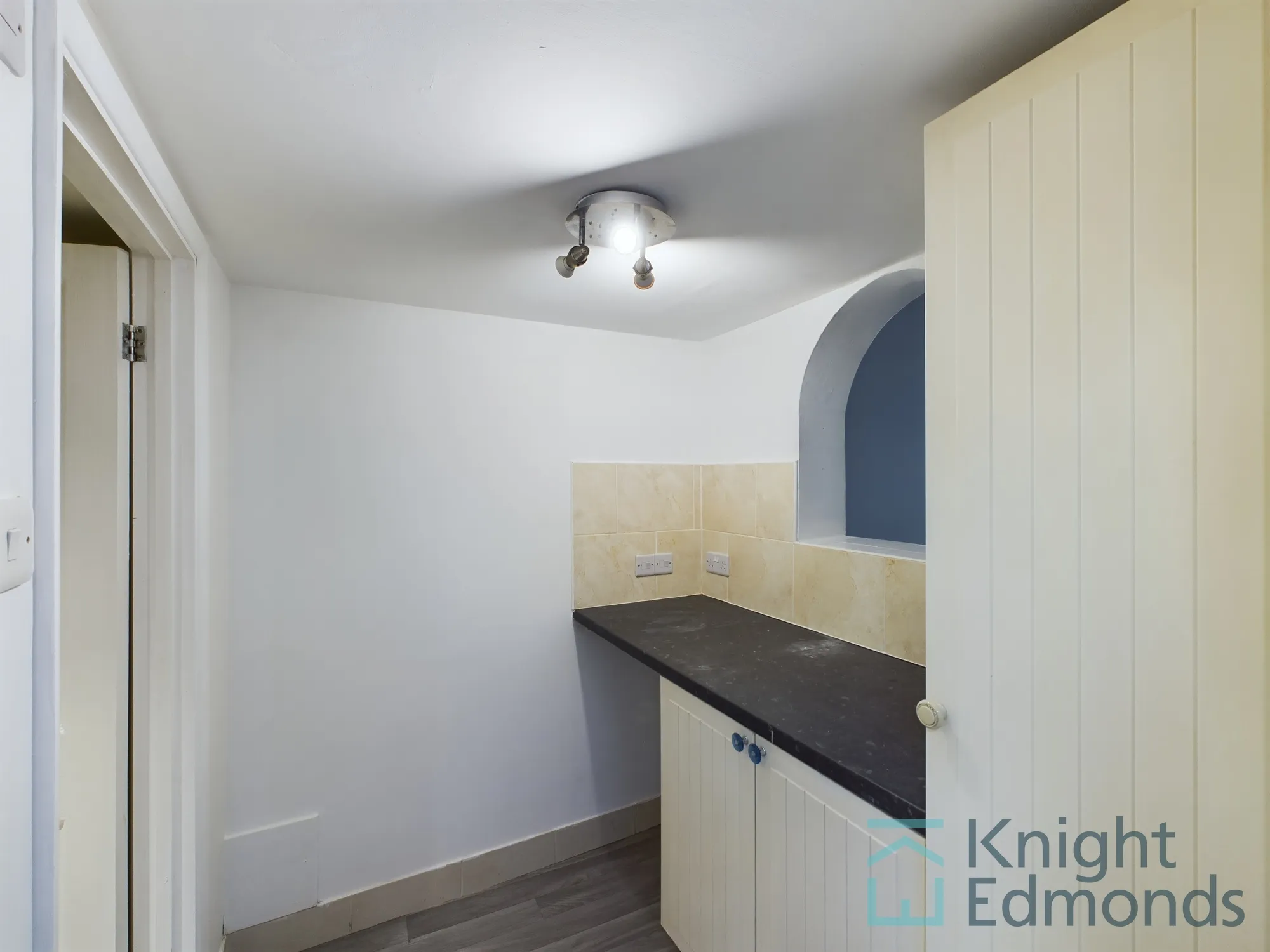 3 bed mid-terraced house for sale in Britton Street, Gillingham  - Property Image 9