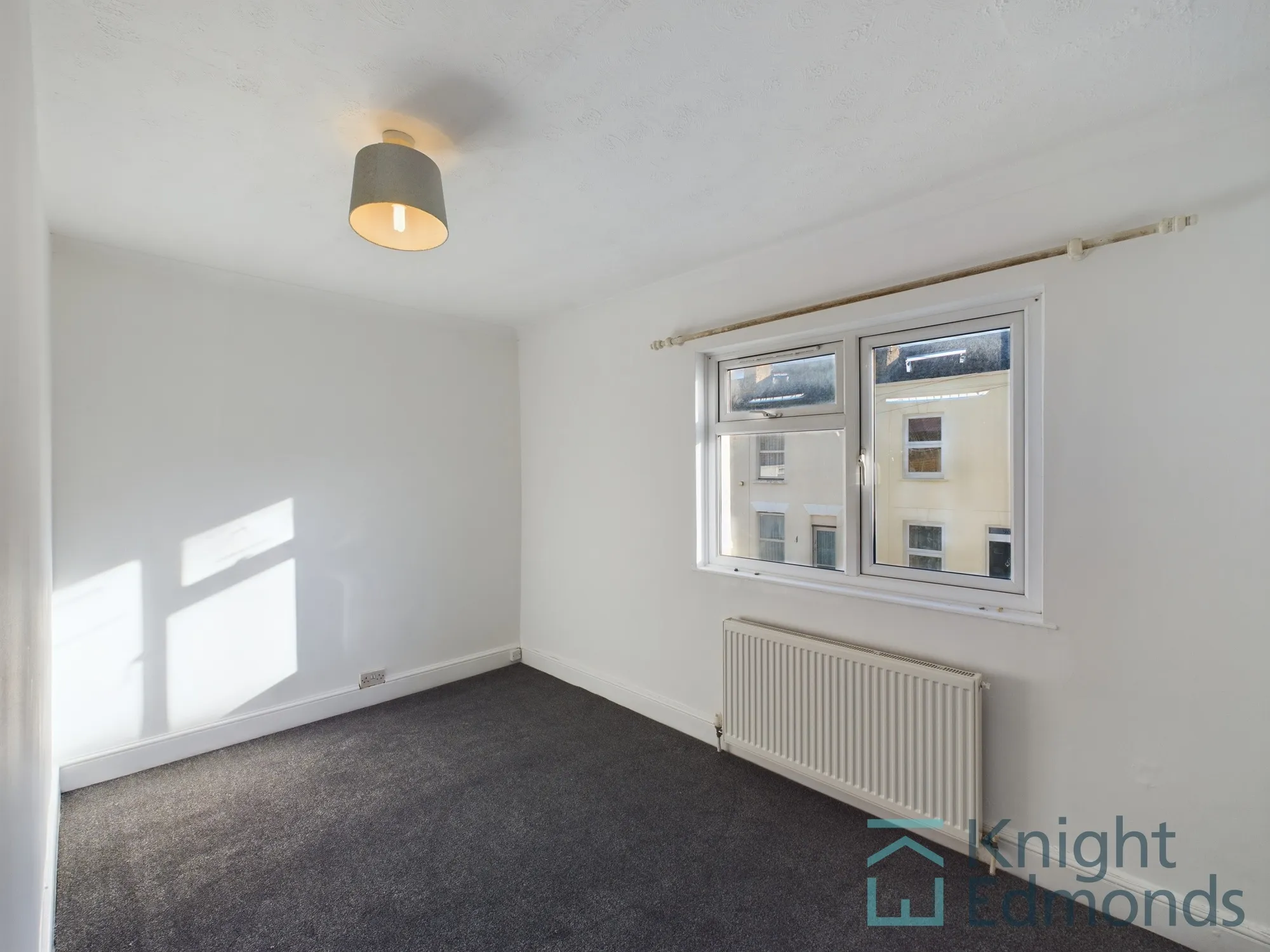 3 bed mid-terraced house for sale in Britton Street, Gillingham  - Property Image 5