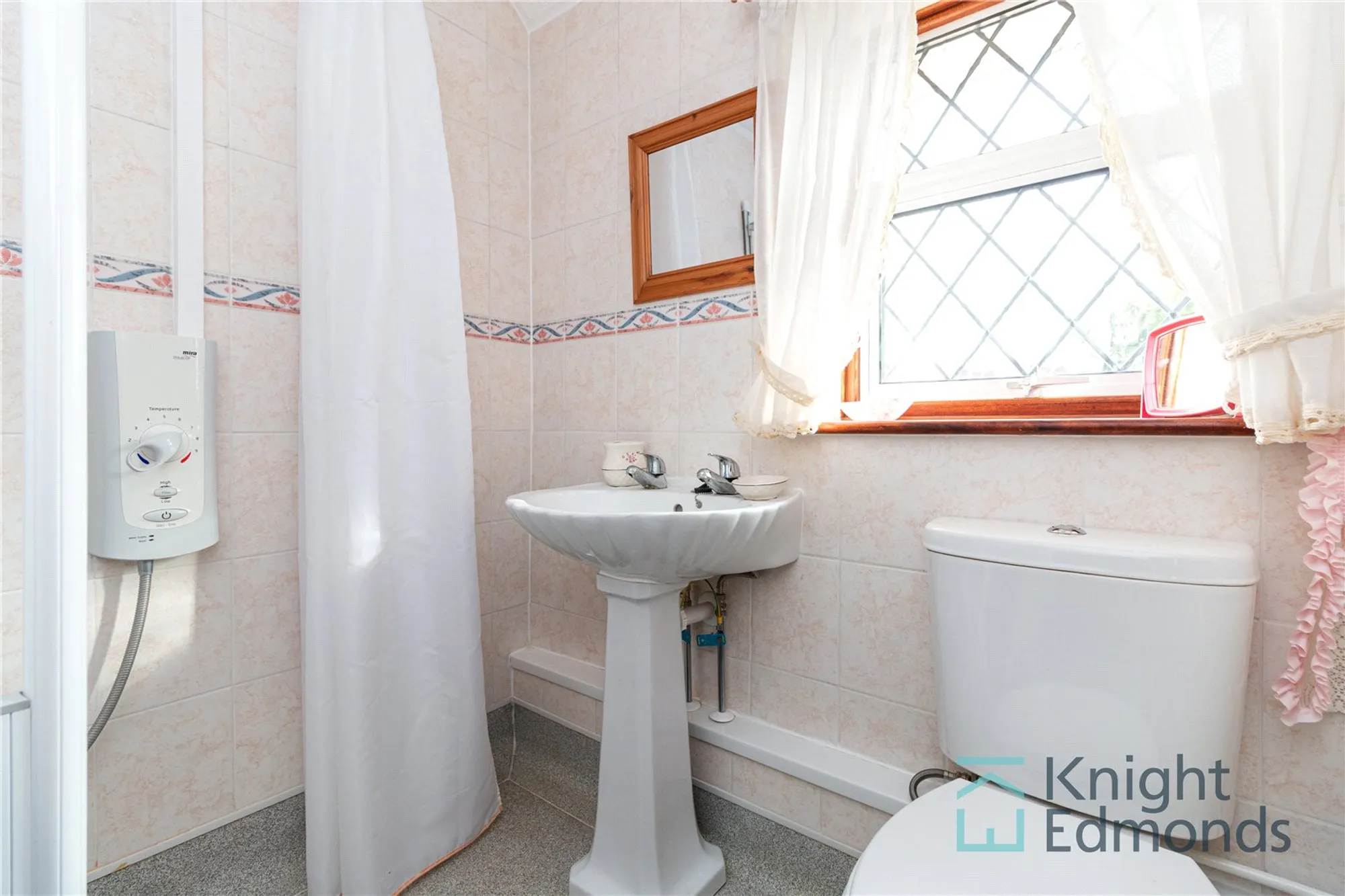 2 bed end of terrace house for sale in Cheshire Road, Maidstone  - Property Image 7