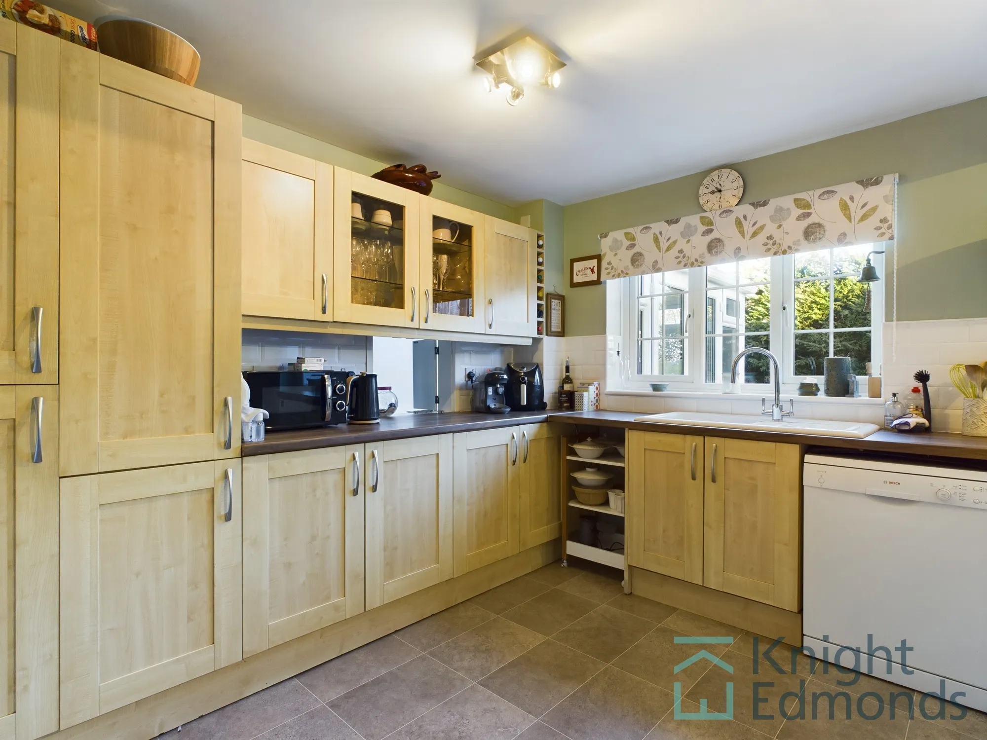 4 bed detached house for sale in Hawkwood, Maidstone  - Property Image 7
