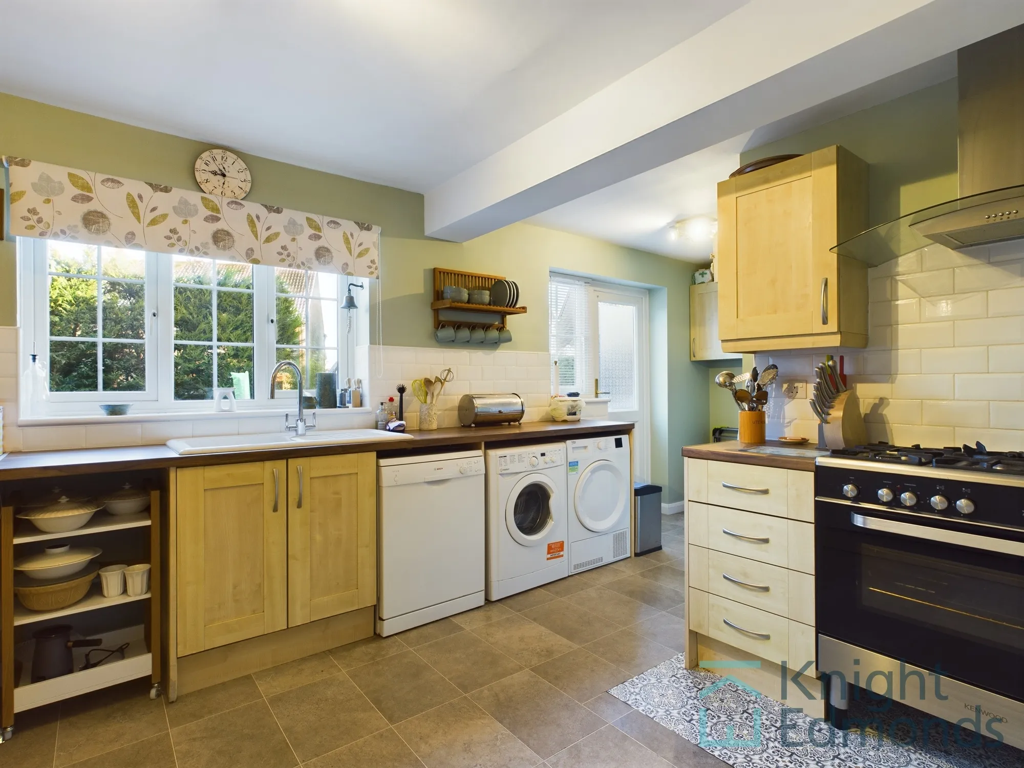 4 bed detached house for sale in Hawkwood, Maidstone  - Property Image 2