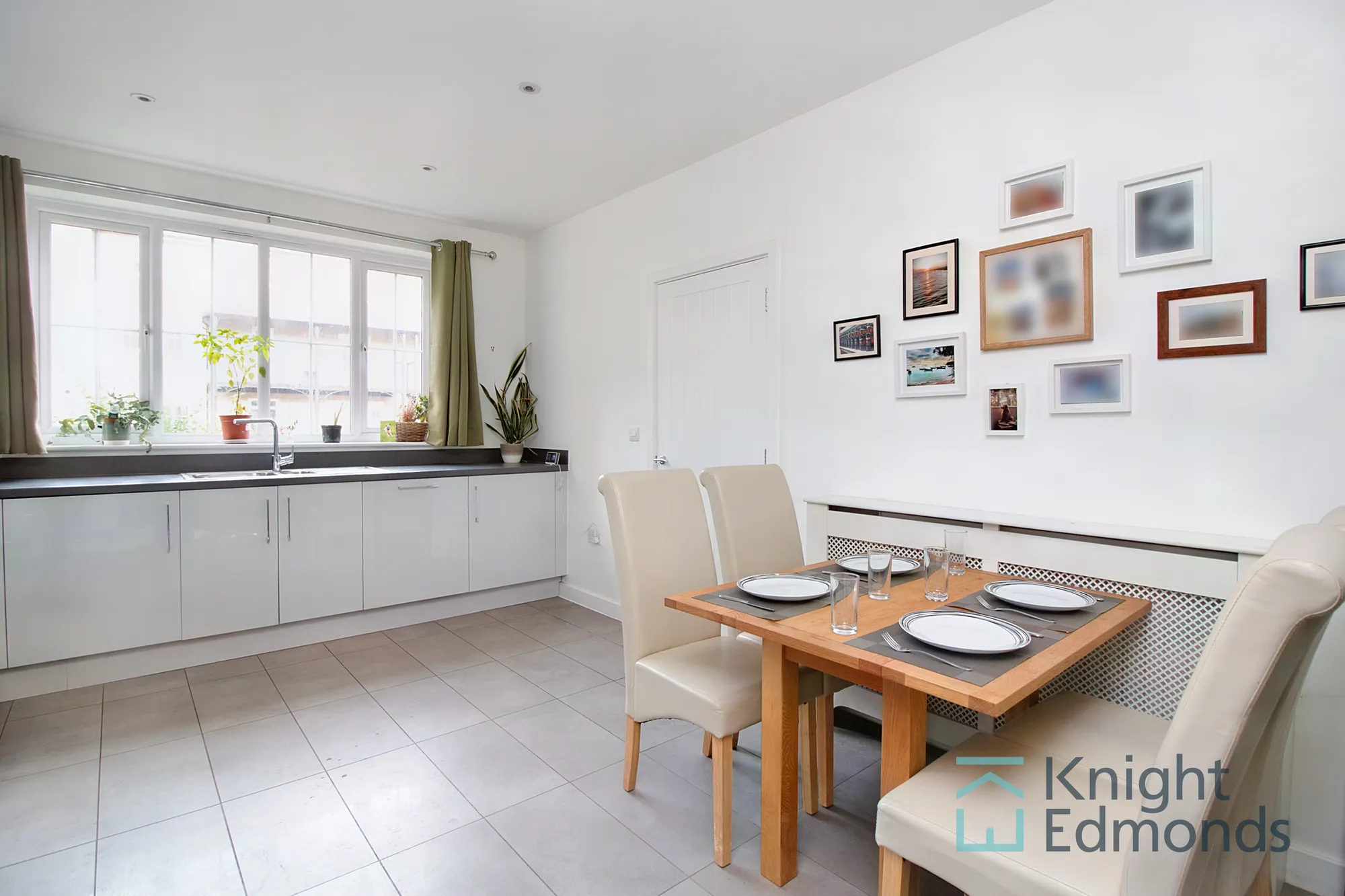 4 bed terraced house for sale in Chapelfield Way, Maidstone 5