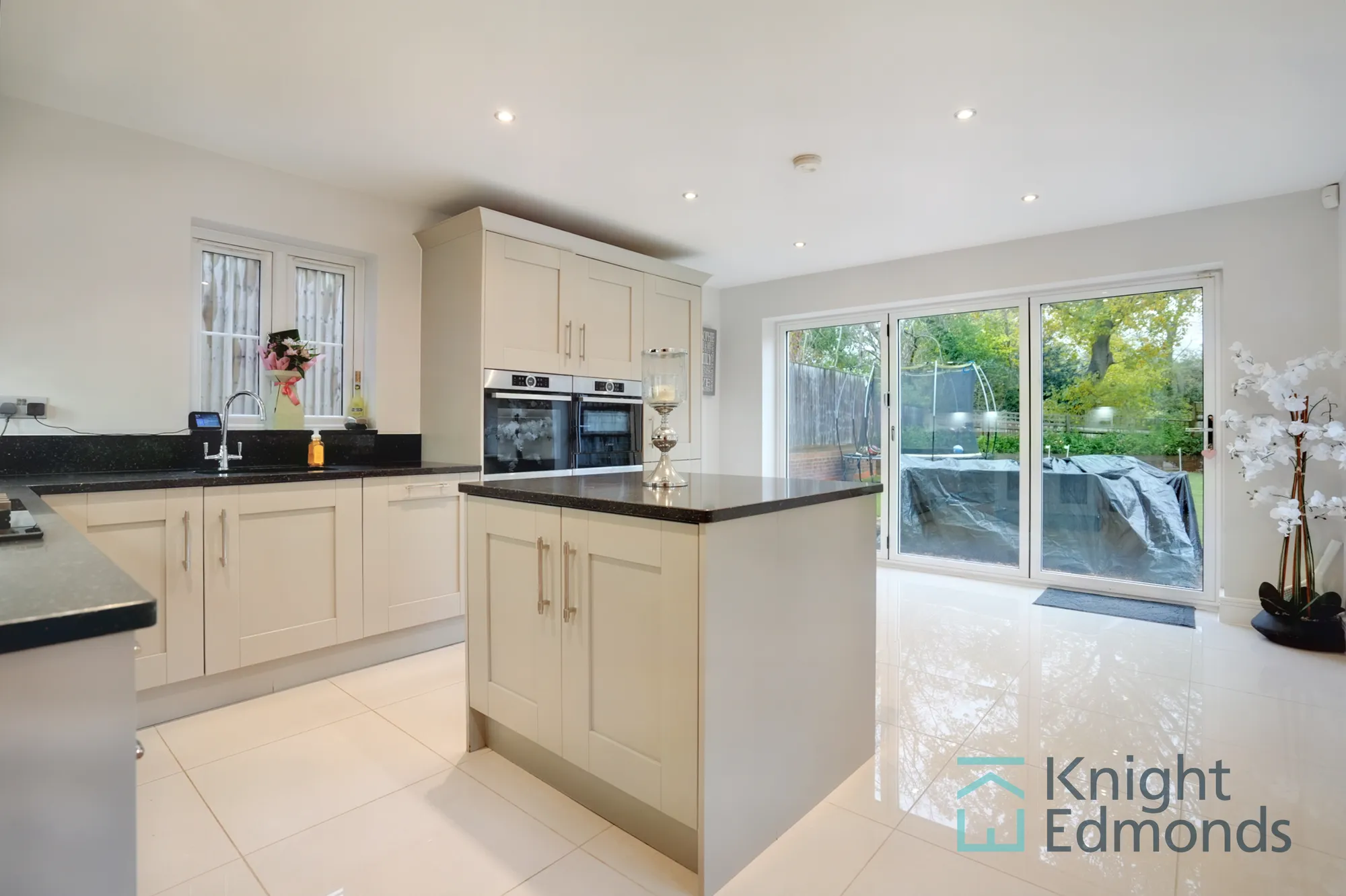 4 bed detached house for sale in Greensand Meadow, Maidstone 3