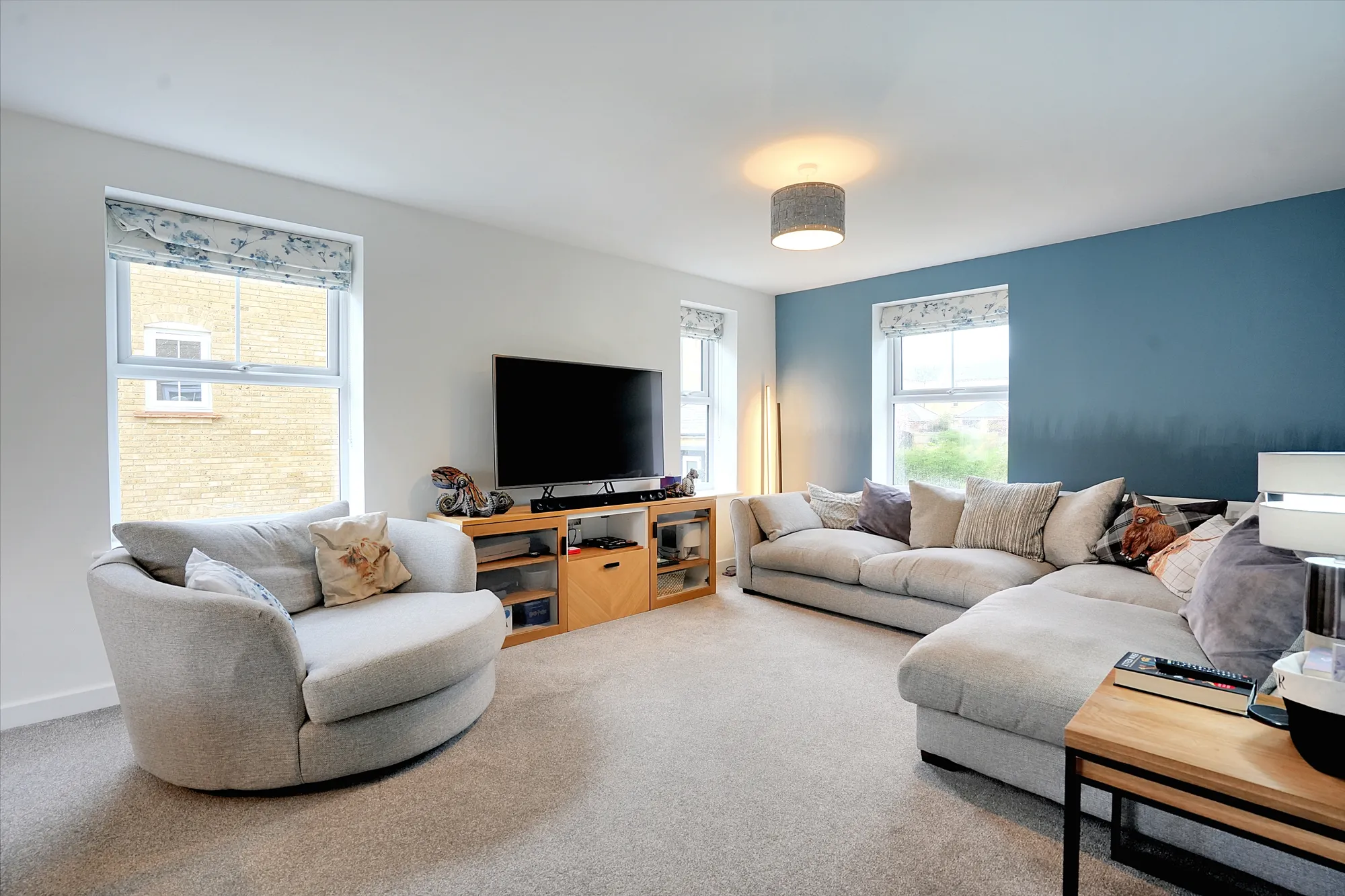 2 bed flat for sale in Cranford Road, Maidstone  - Property Image 3