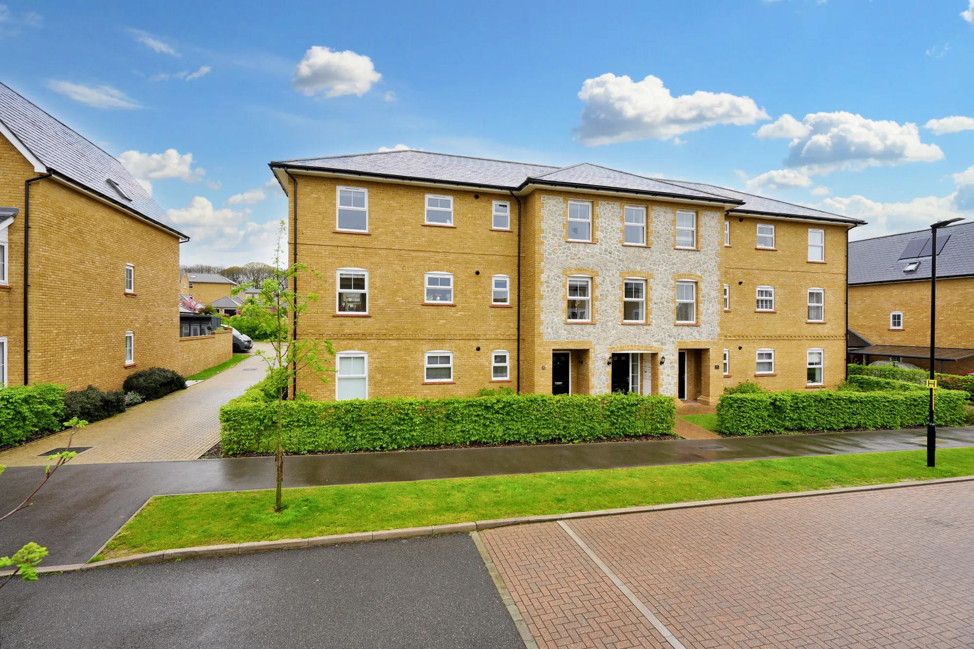 2 bed flat for sale in Cranford Road, Maidstone - Property Image 1