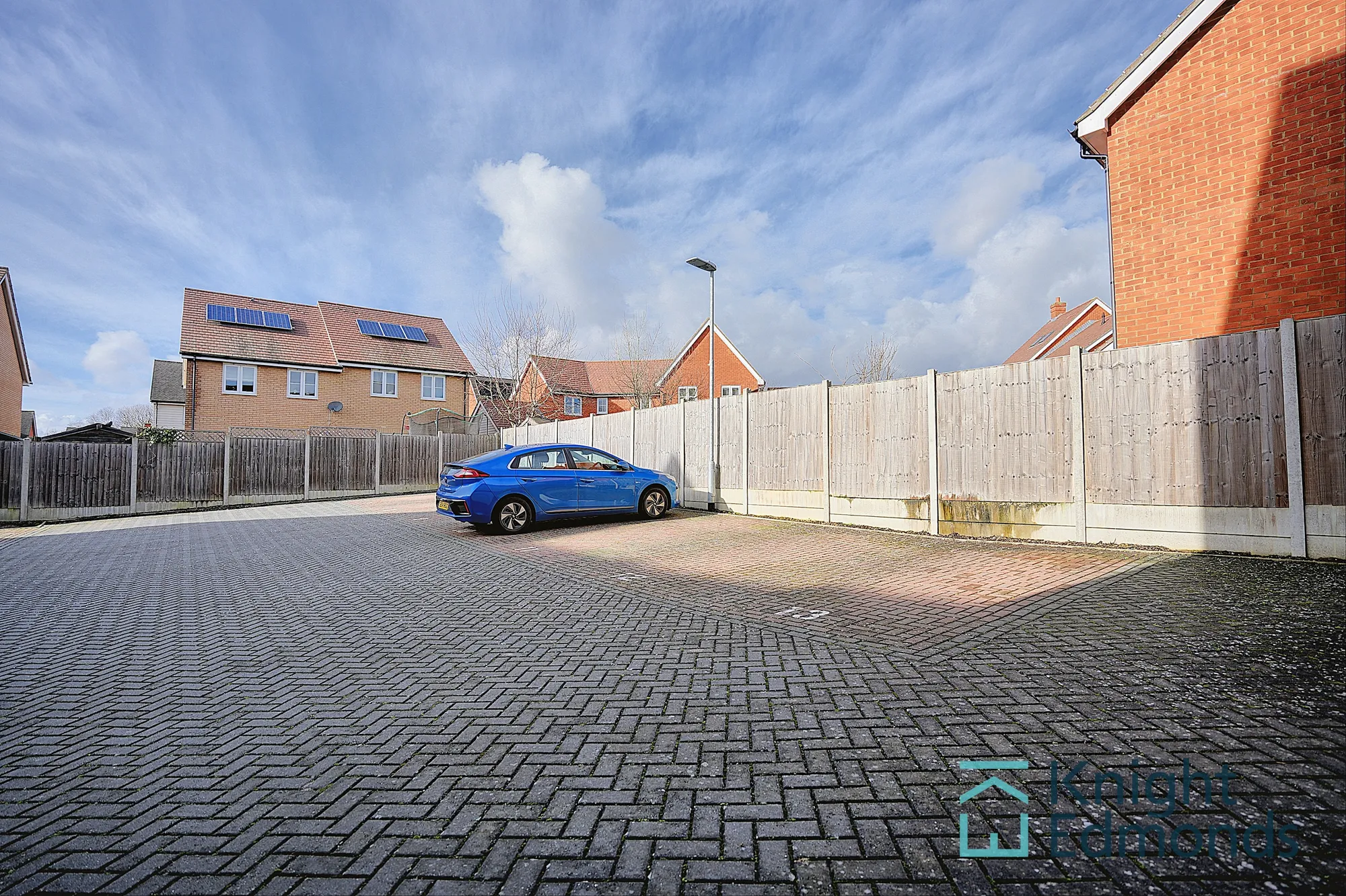 2 bed for sale in Buffkyn Way, Maidstone  - Property Image 4