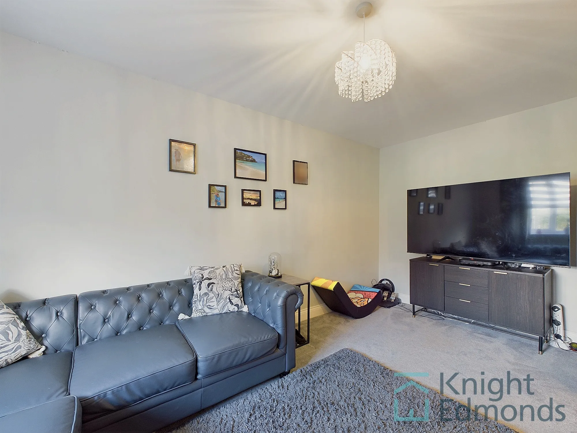 3 bed semi-detached house for sale in Castle Way, Maidstone  - Property Image 7