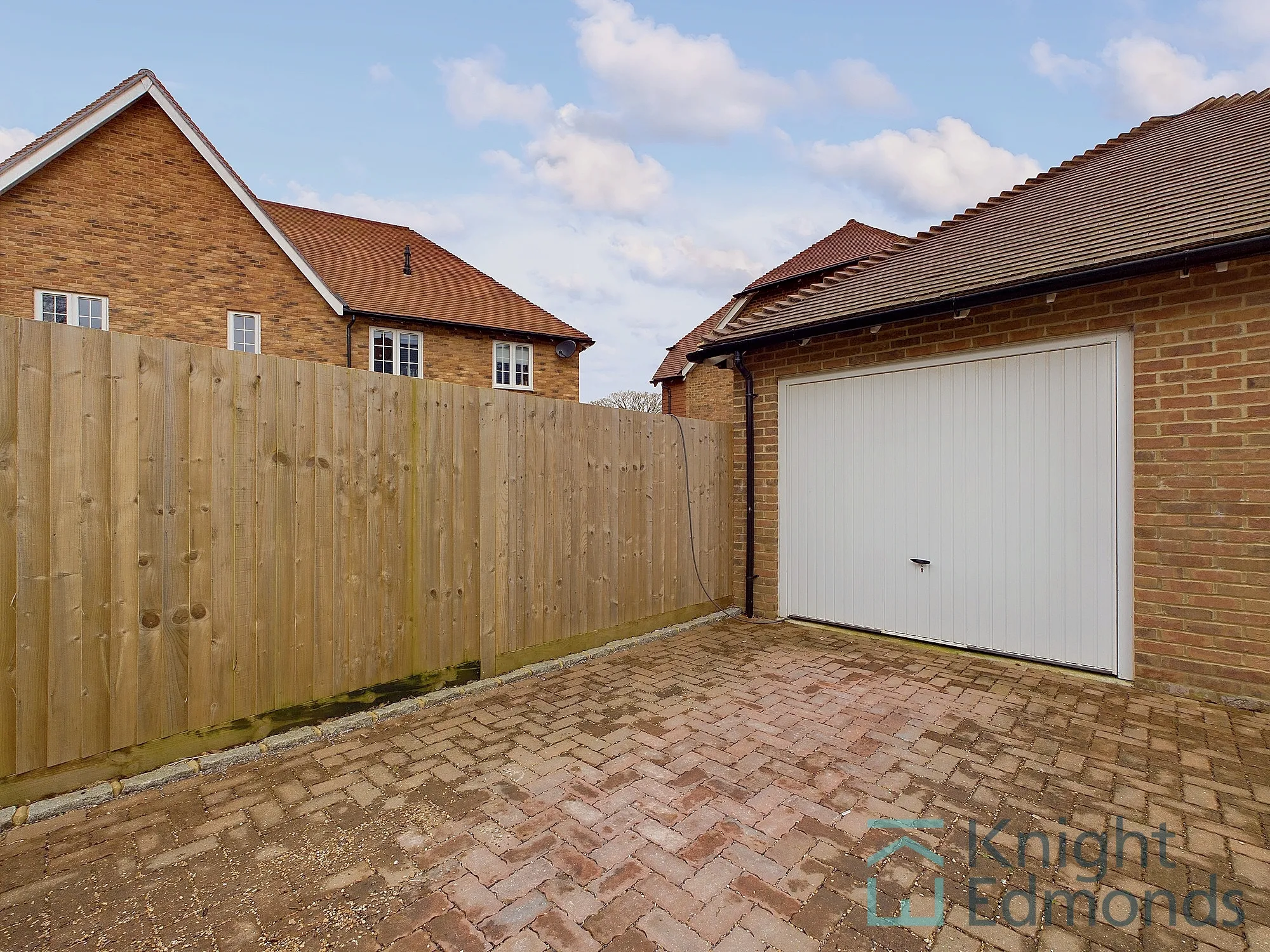 3 bed semi-detached house for sale in Castle Way, Maidstone  - Property Image 15
