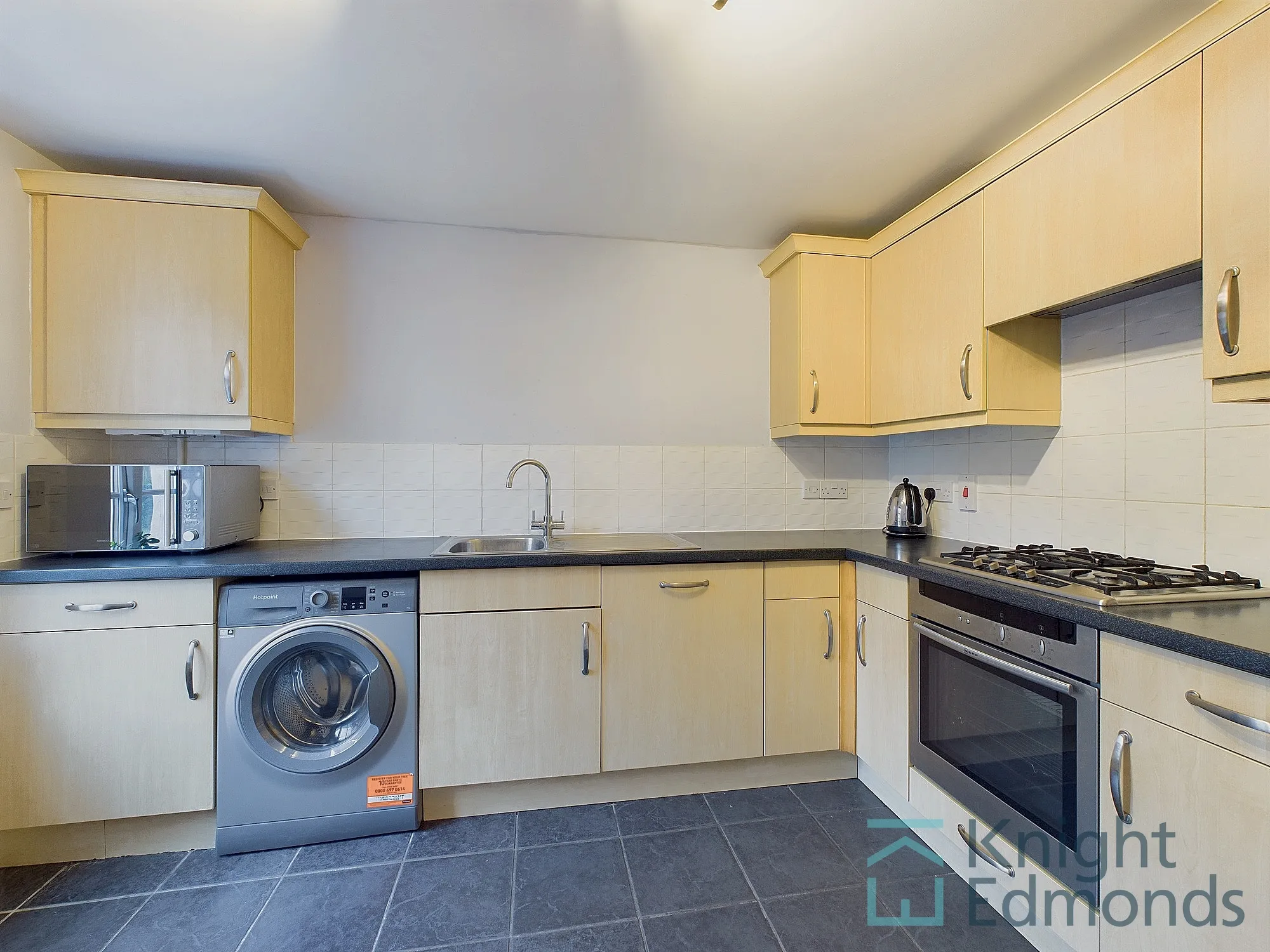 3 bed end of terrace house for sale in Denning Close, Maidstone  - Property Image 3