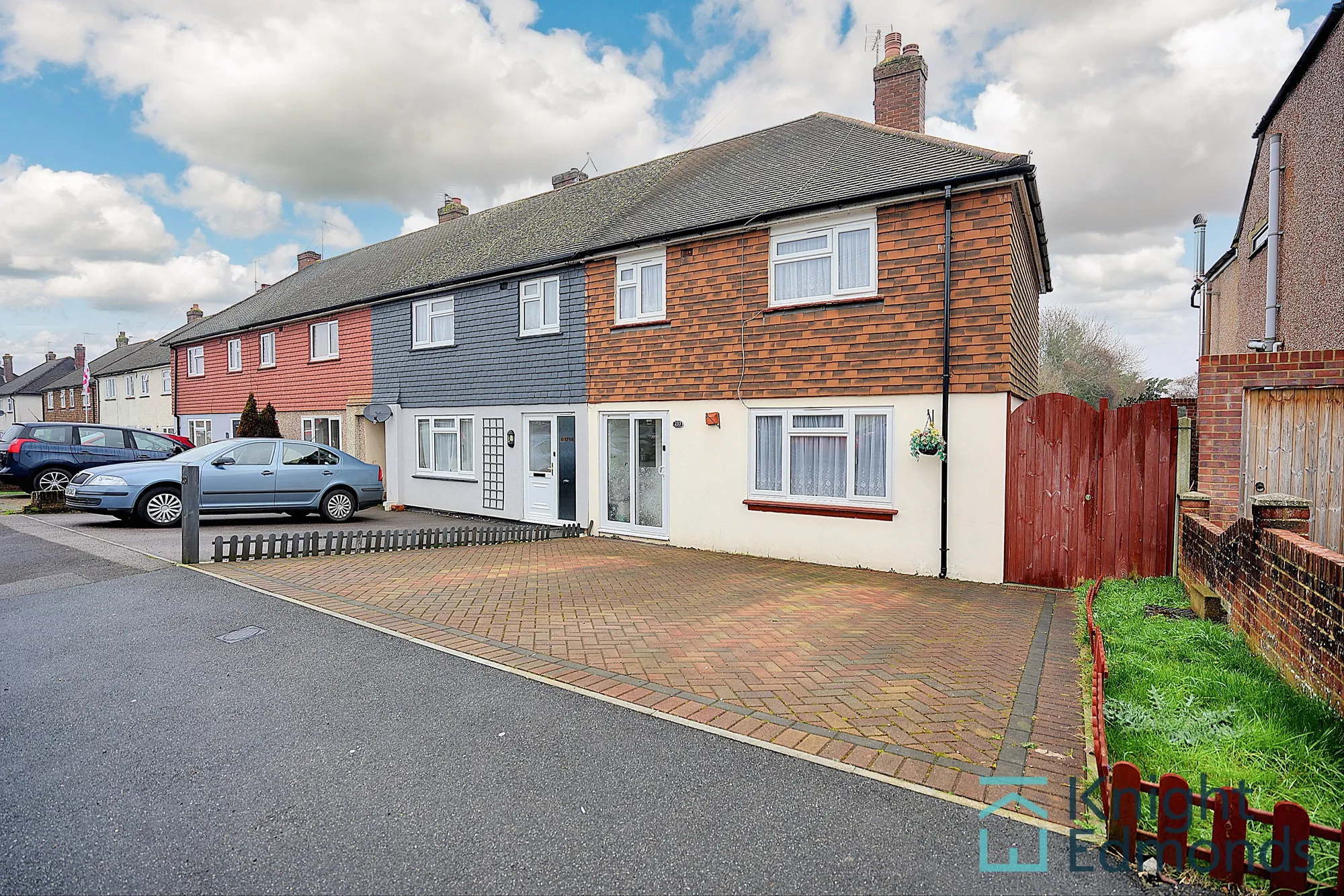 3 bed end of terrace house for sale in Plains Avenue, Maidstone  - Property Image 1
