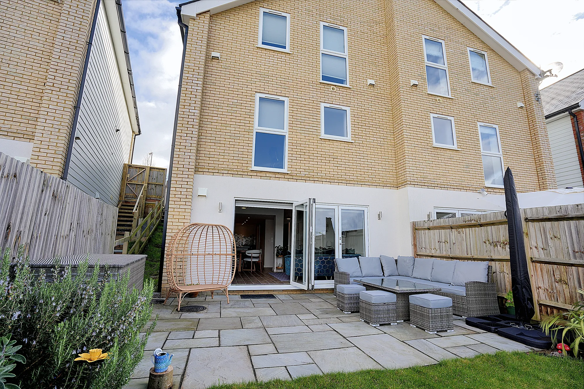 3 bed semi-detached house for sale in Castle View, Maidstone  - Property Image 17