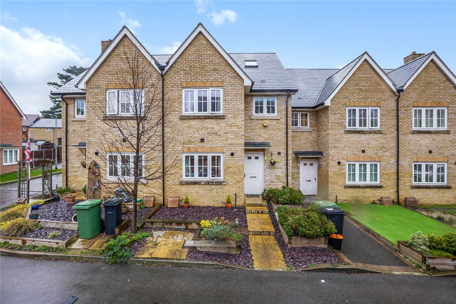 4 bed house for sale in Hadlow Close, Oakwood Park Maidstone, ME16