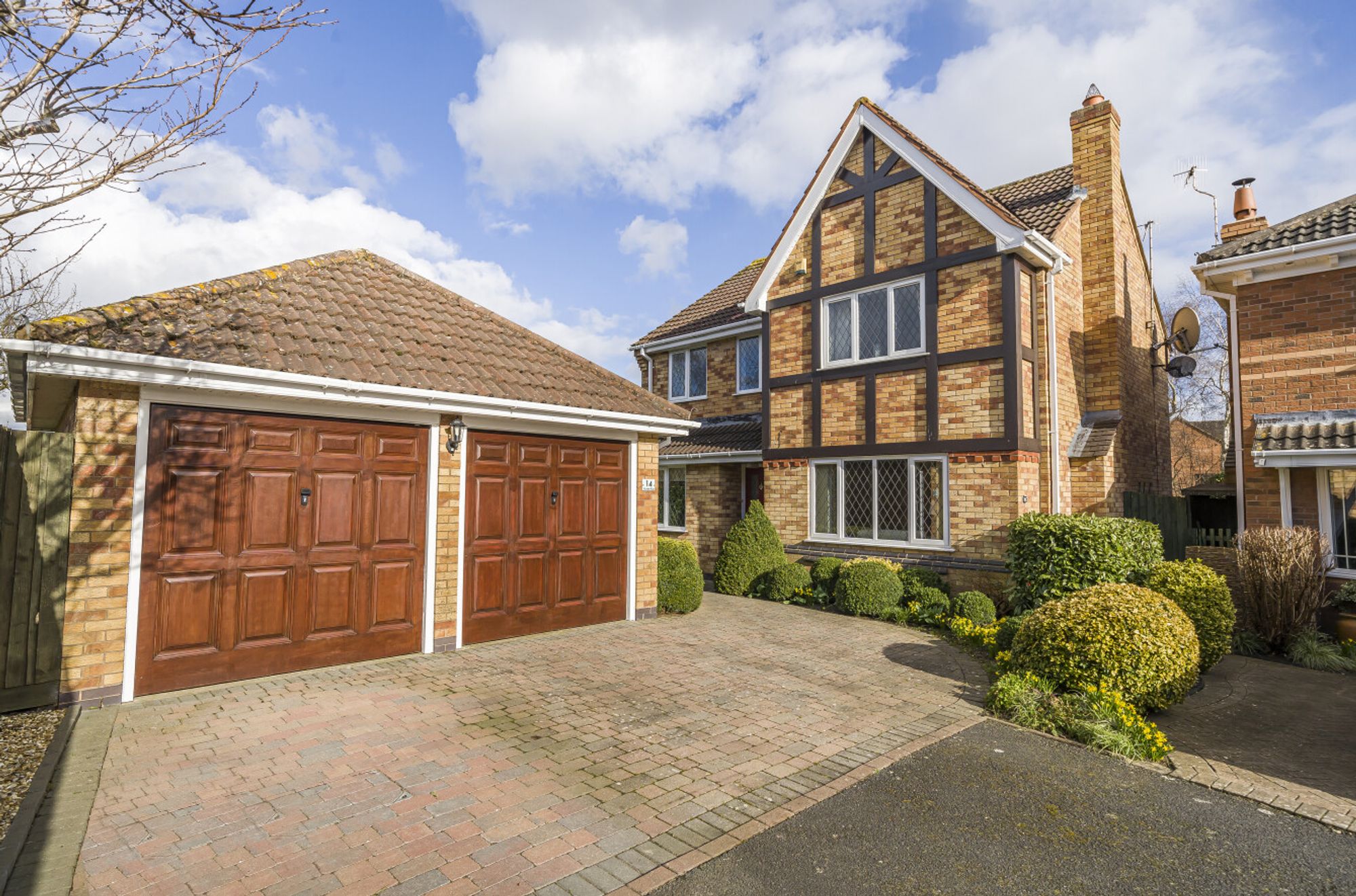 4 bed detached house for sale in Hunter Rise, Pershore  - Property Image 1