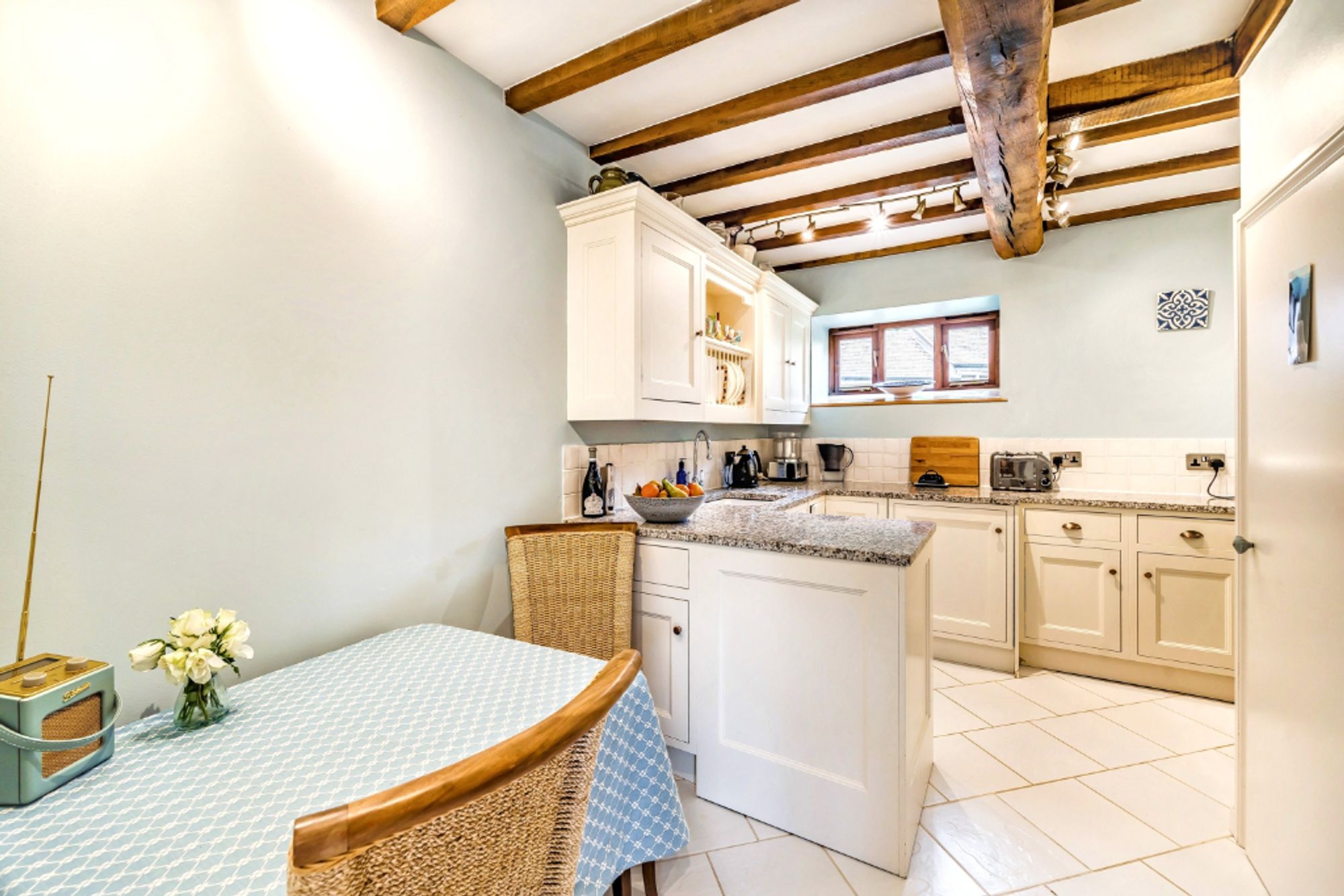 2 bed barn conversion for sale in Halesend Grittles End, Malvern 4